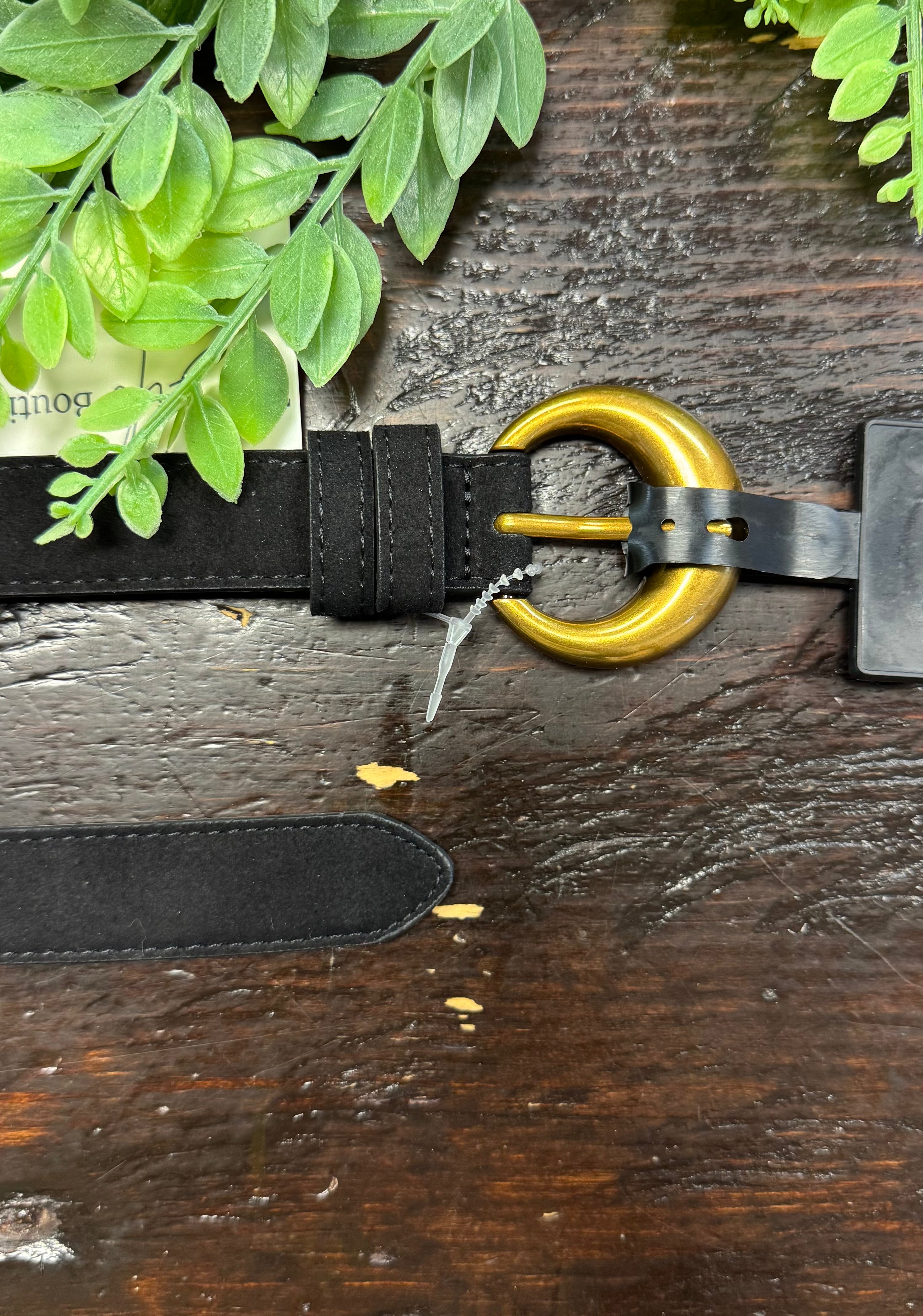 Round Gold Buckle Belt-Belts-Fame-The Silo Boutique, Women's Fashion Boutique Located in Warren and Grand Forks North Dakota