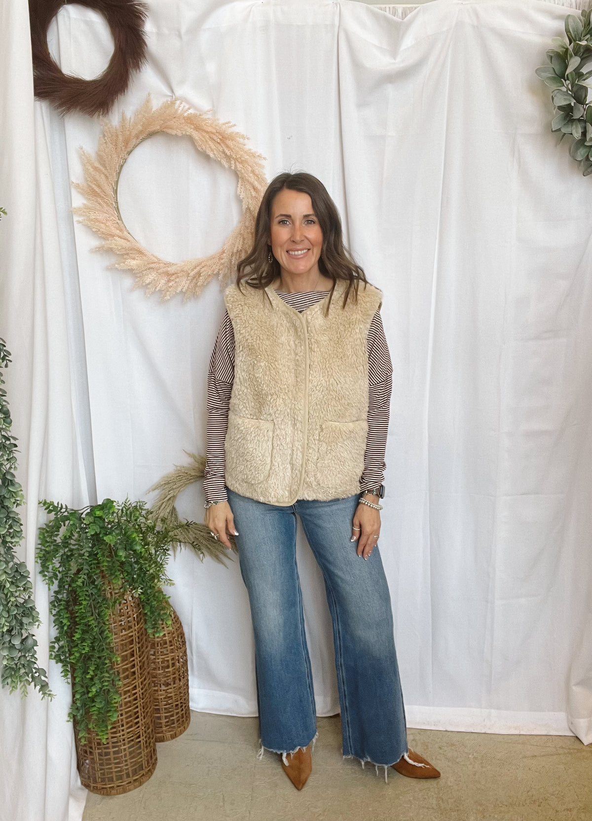 Talia Taupe Sherpa Vest-Vests-dottie-The Silo Boutique, Women's Fashion Boutique Located in Warren and Grand Forks North Dakota