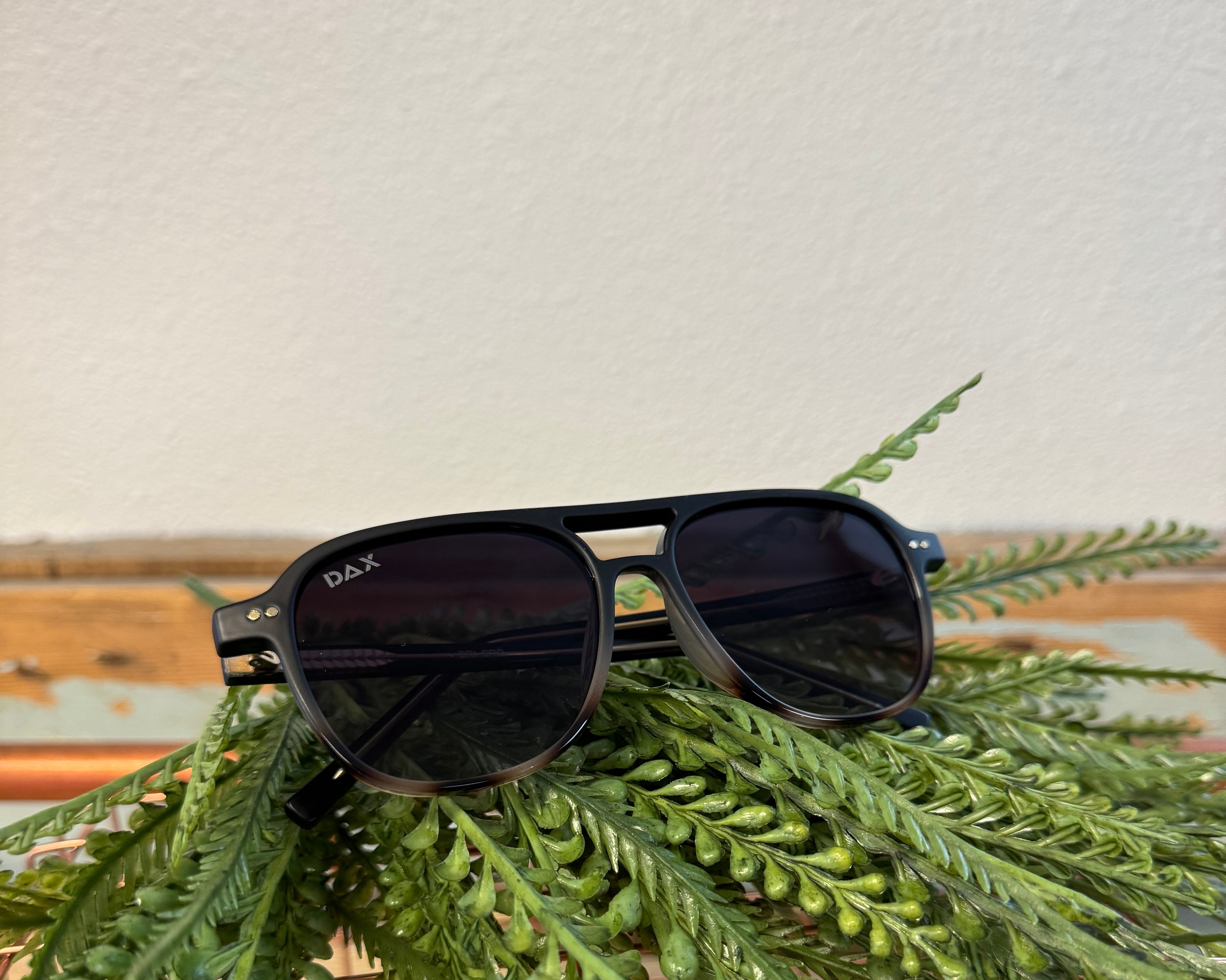 Dax Briggs Gradient Sunglasses-Sunglasses-dax-The Silo Boutique, Women's Fashion Boutique Located in Warren and Grand Forks North Dakota