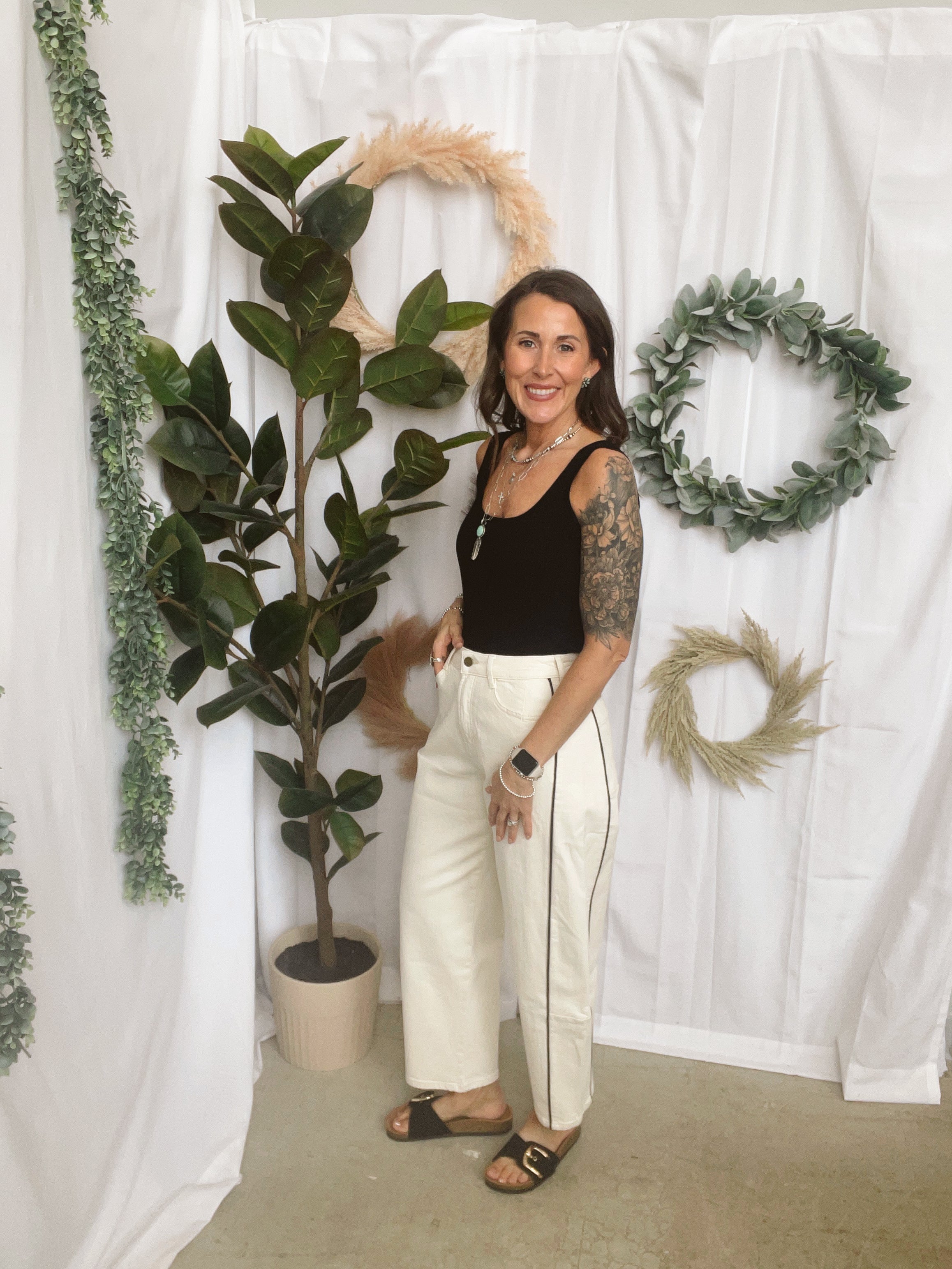 Piped Detailed Barrel Ecru Jeans-Jeans-miou muse-The Silo Boutique, Women's Fashion Boutique Located in Warren and Grand Forks North Dakota