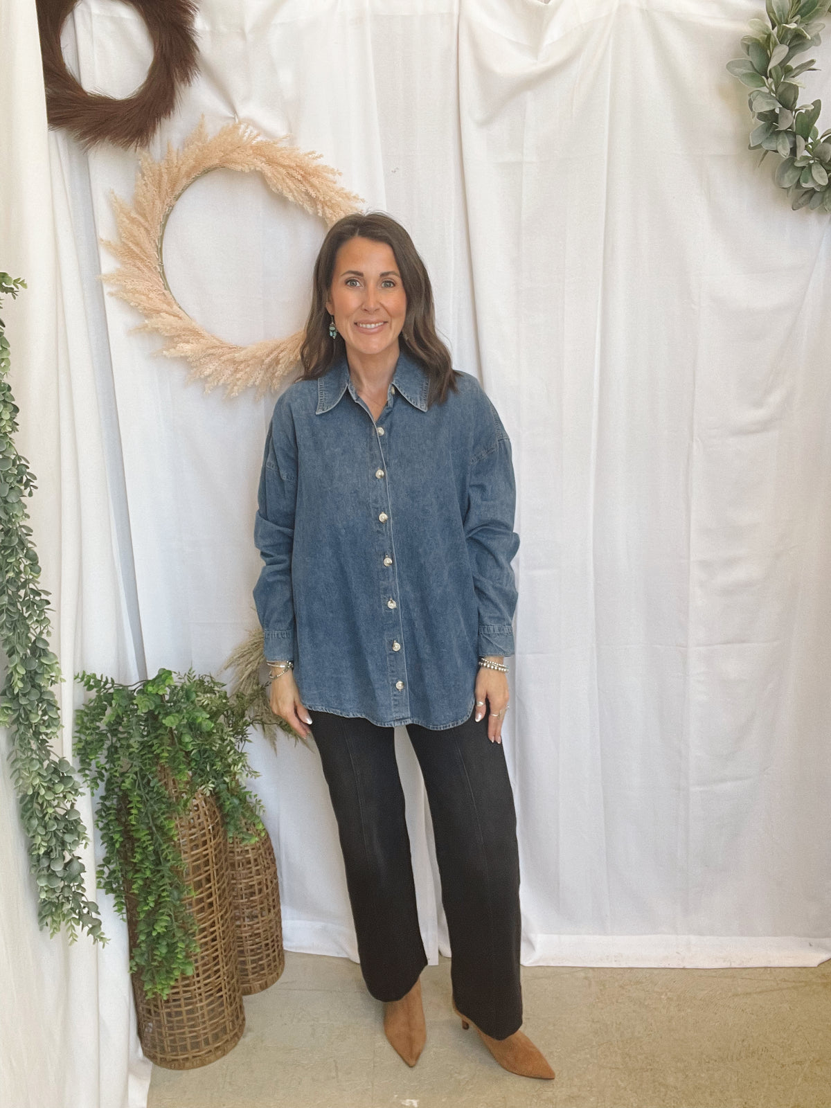 Vayda Denim Shirt-Coats & Jackets-twentyfourth-The Silo Boutique, Women's Fashion Boutique Located in Warren and Grand Forks North Dakota
