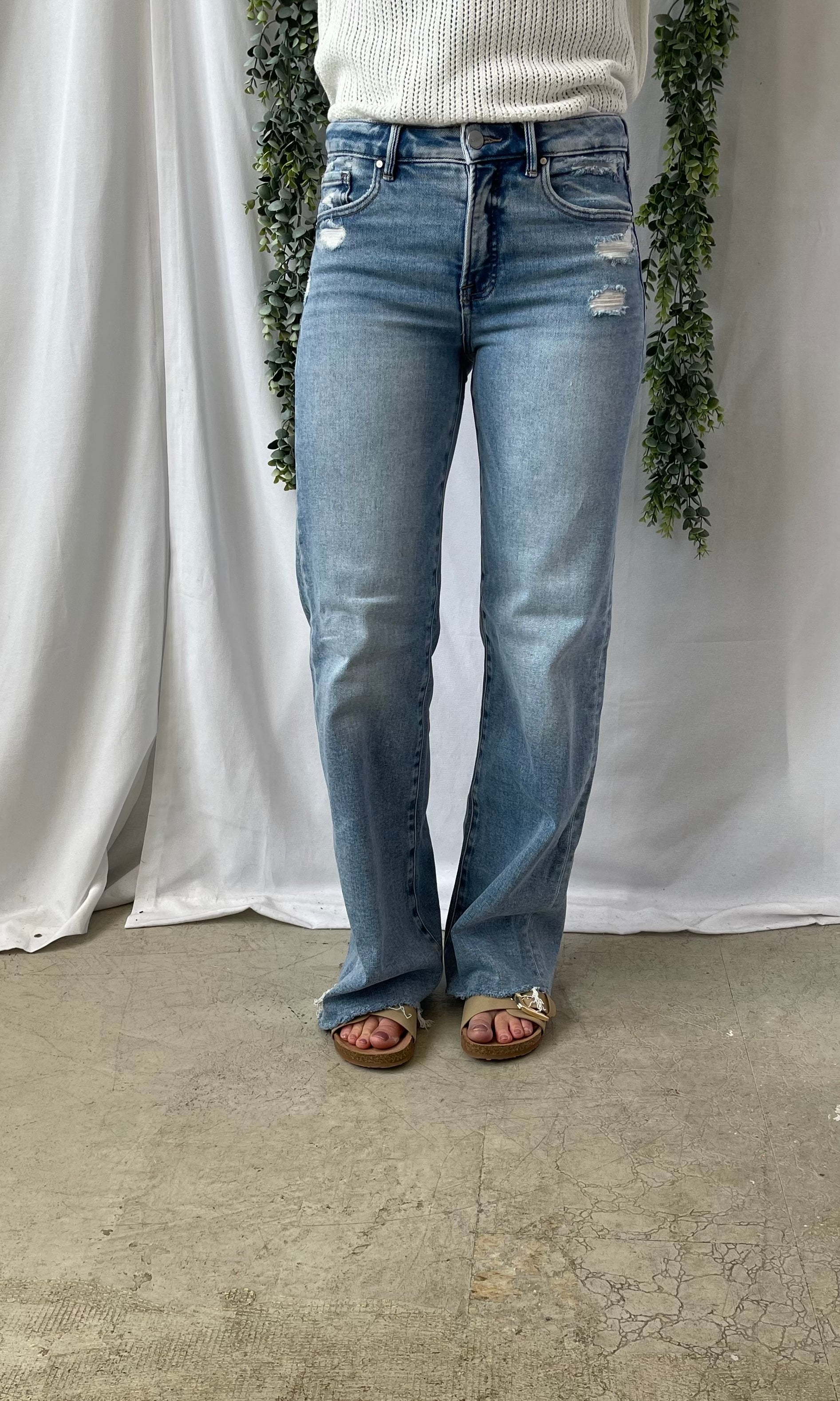 Risen Leslie Light Wide Leg Jeans-Jeans-risen-The Silo Boutique, Women's Fashion Boutique Located in Warren and Grand Forks North Dakota