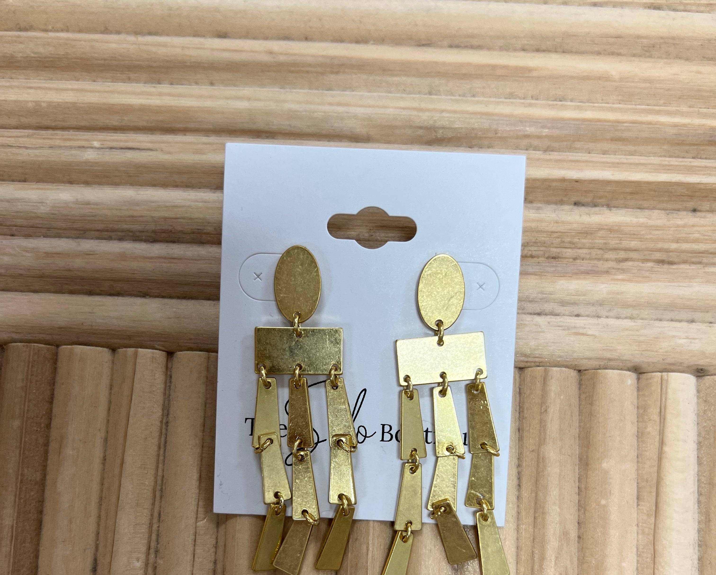 Gold Vintage Dangle Earrings-Earrings-Fame-The Silo Boutique, Women's Fashion Boutique Located in Warren and Grand Forks North Dakota
