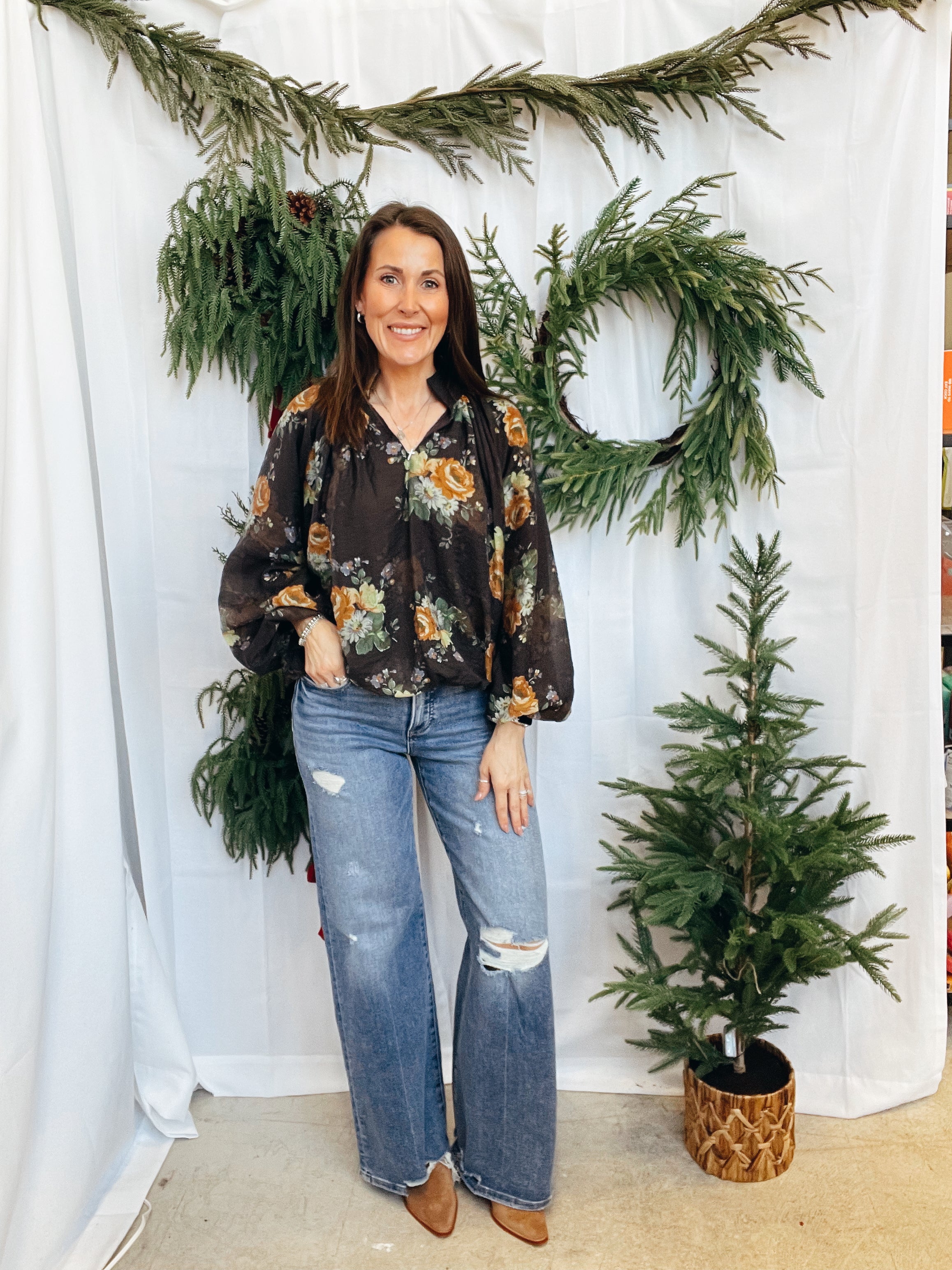 Floral V Neck Puff Sleeve Top-Final sale-Short Sleeve Tops-entro-The Silo Boutique, Women's Fashion Boutique Located in Warren and Grand Forks North Dakota