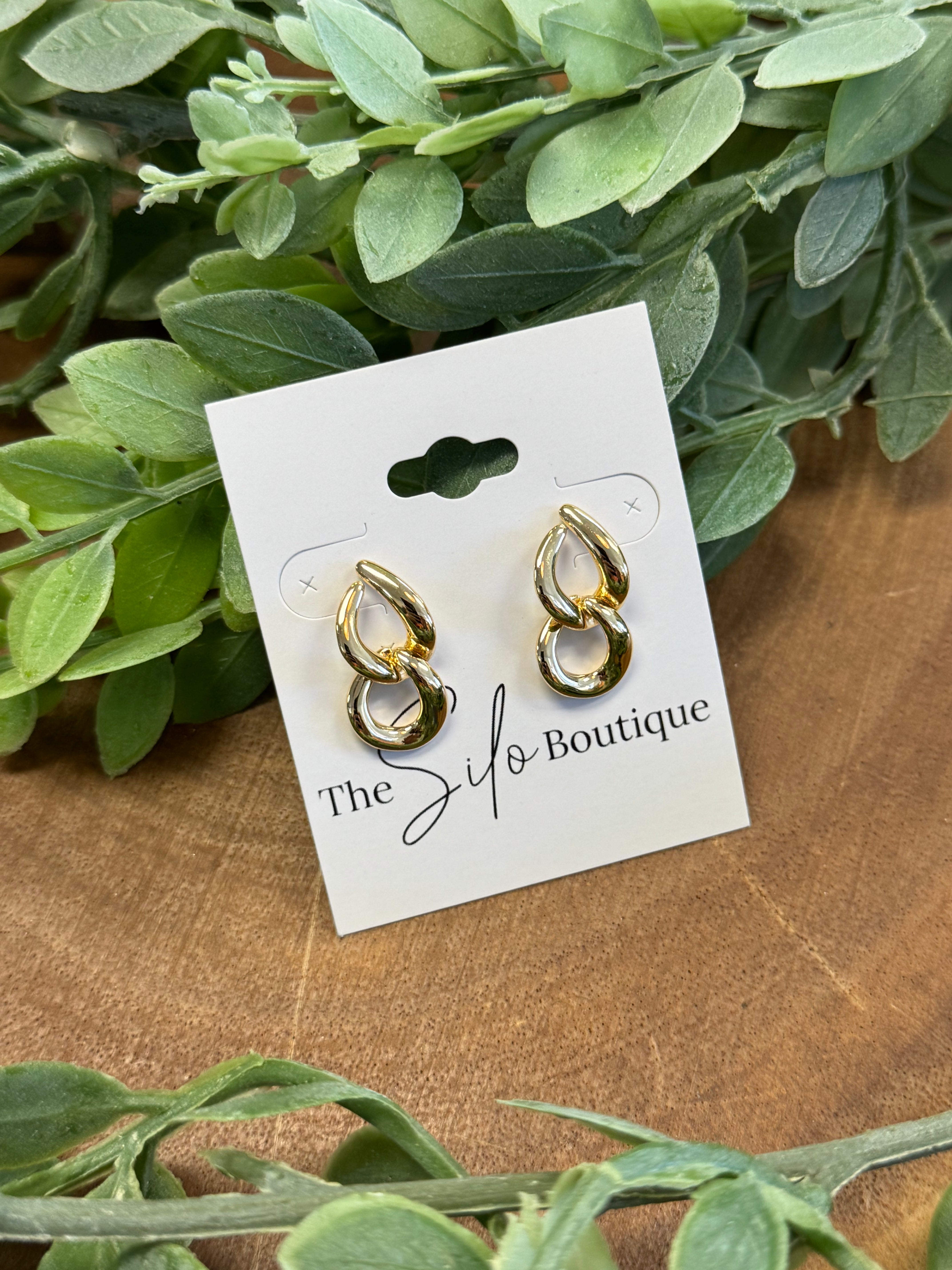 Figure 8 Earrings-Earrings-fame-The Silo Boutique, Women's Fashion Boutique Located in Warren and Grand Forks North Dakota