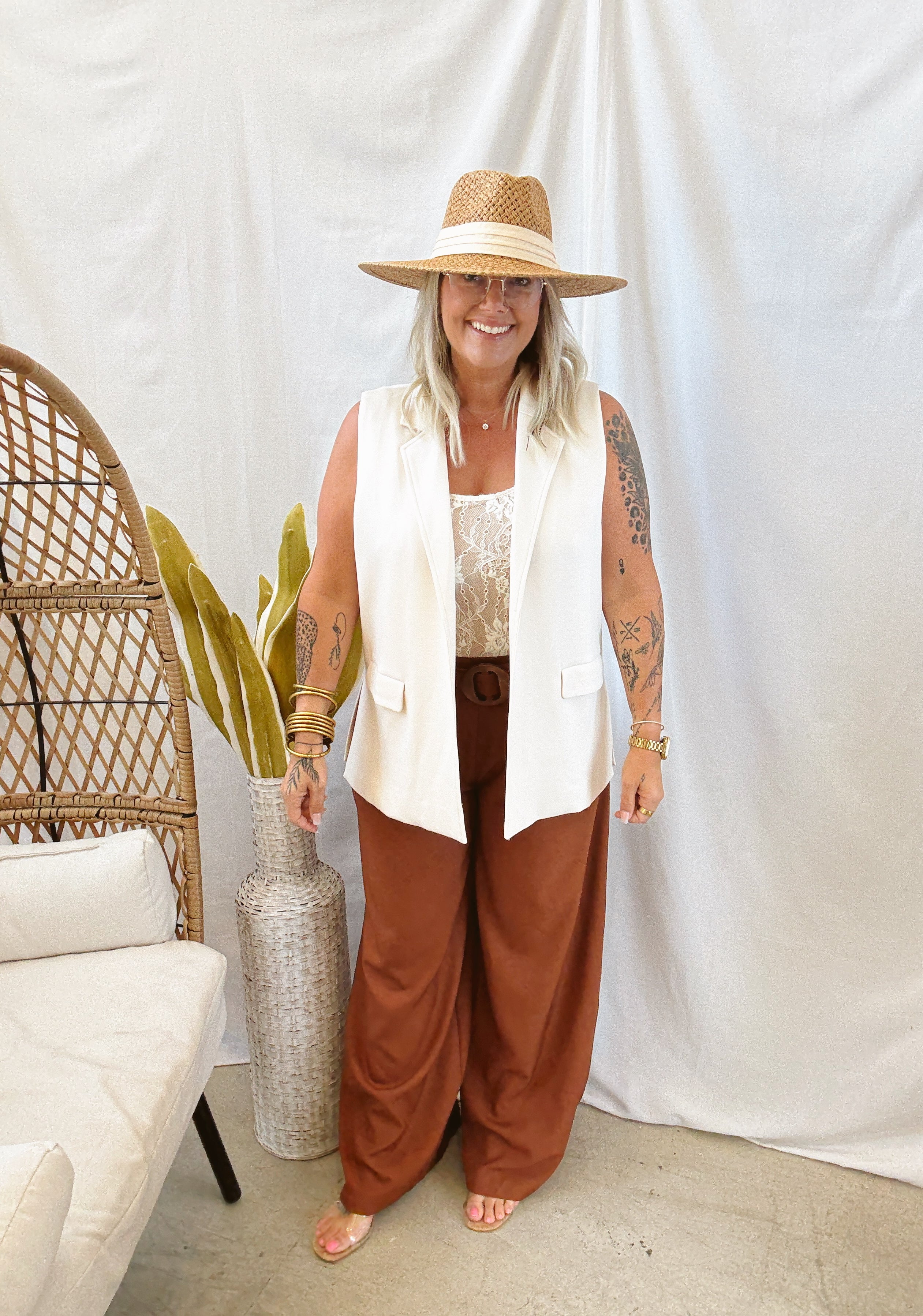 Cream Stretchy Knit Vest-Vests-Doe and Rae-The Silo Boutique, Women's Fashion Boutique Located in Warren and Grand Forks North Dakota