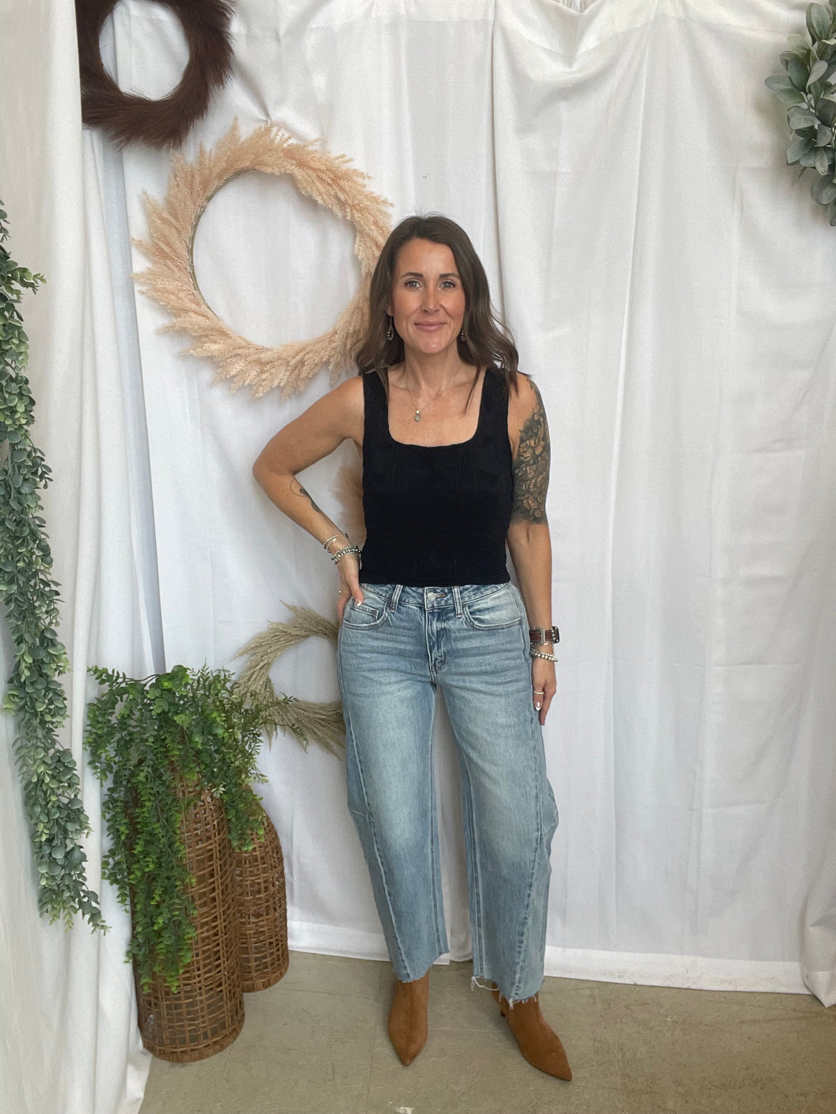 Vervet Loftiness Barrel Jeans-Jeans-vervet-The Silo Boutique, Women's Fashion Boutique Located in Warren and Grand Forks North Dakota
