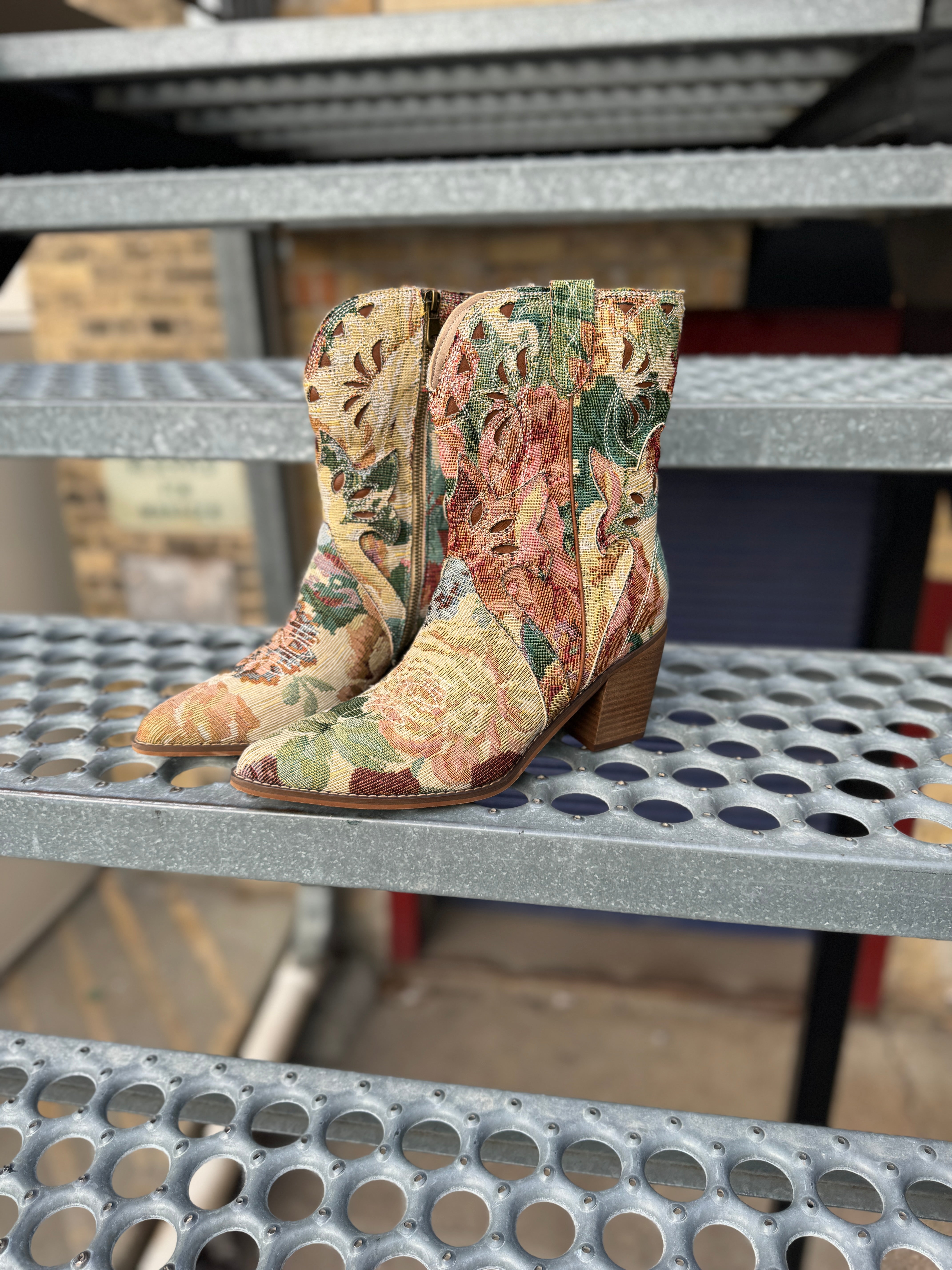 Oasis Society Floral Sorel Boot-Final sale-Boots-oasis society-The Silo Boutique, Women's Fashion Boutique Located in Warren and Grand Forks North Dakota
