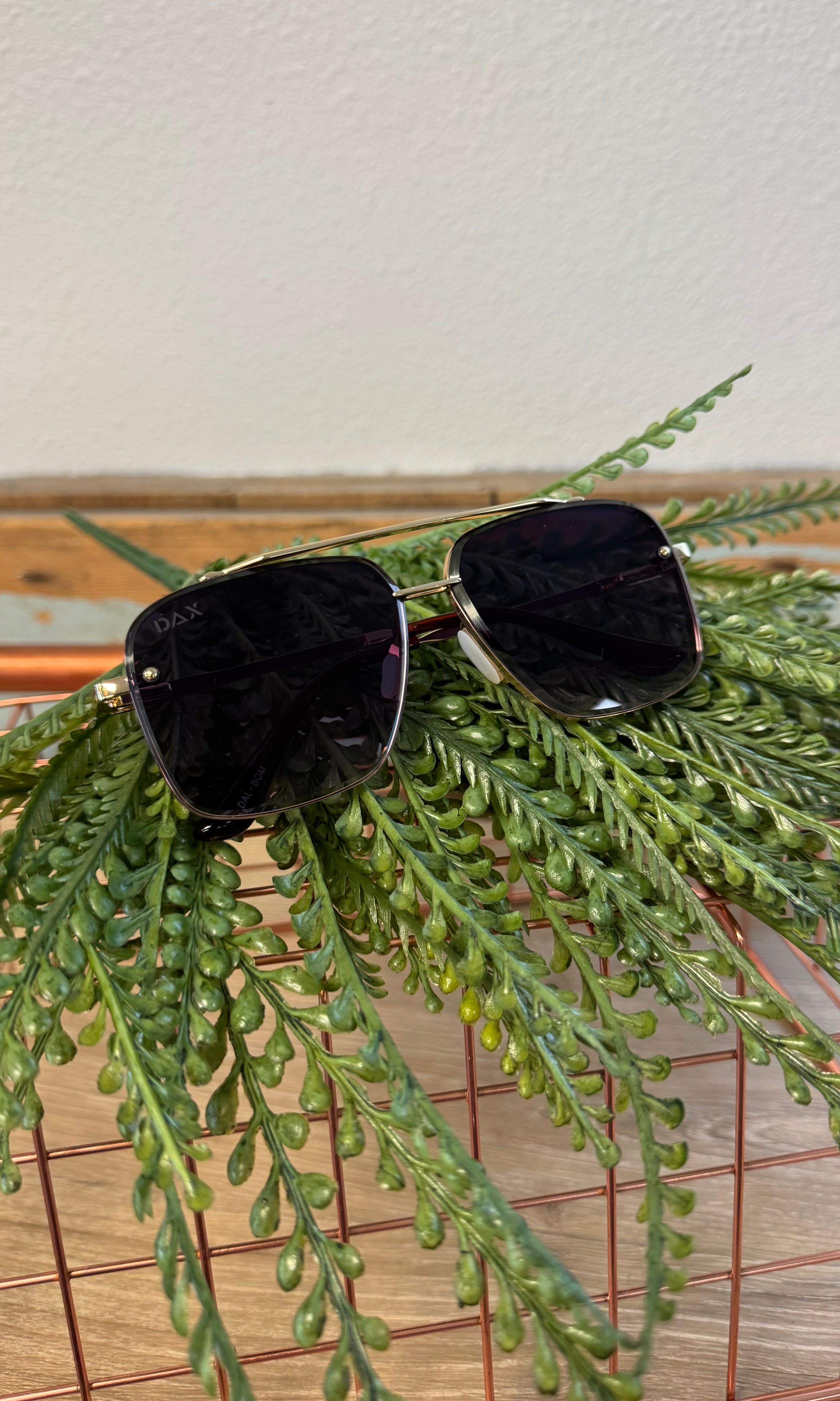 Dax Dallas Black Ombre Sunglasses-Sunglasses-dax-The Silo Boutique, Women's Fashion Boutique Located in Warren and Grand Forks North Dakota