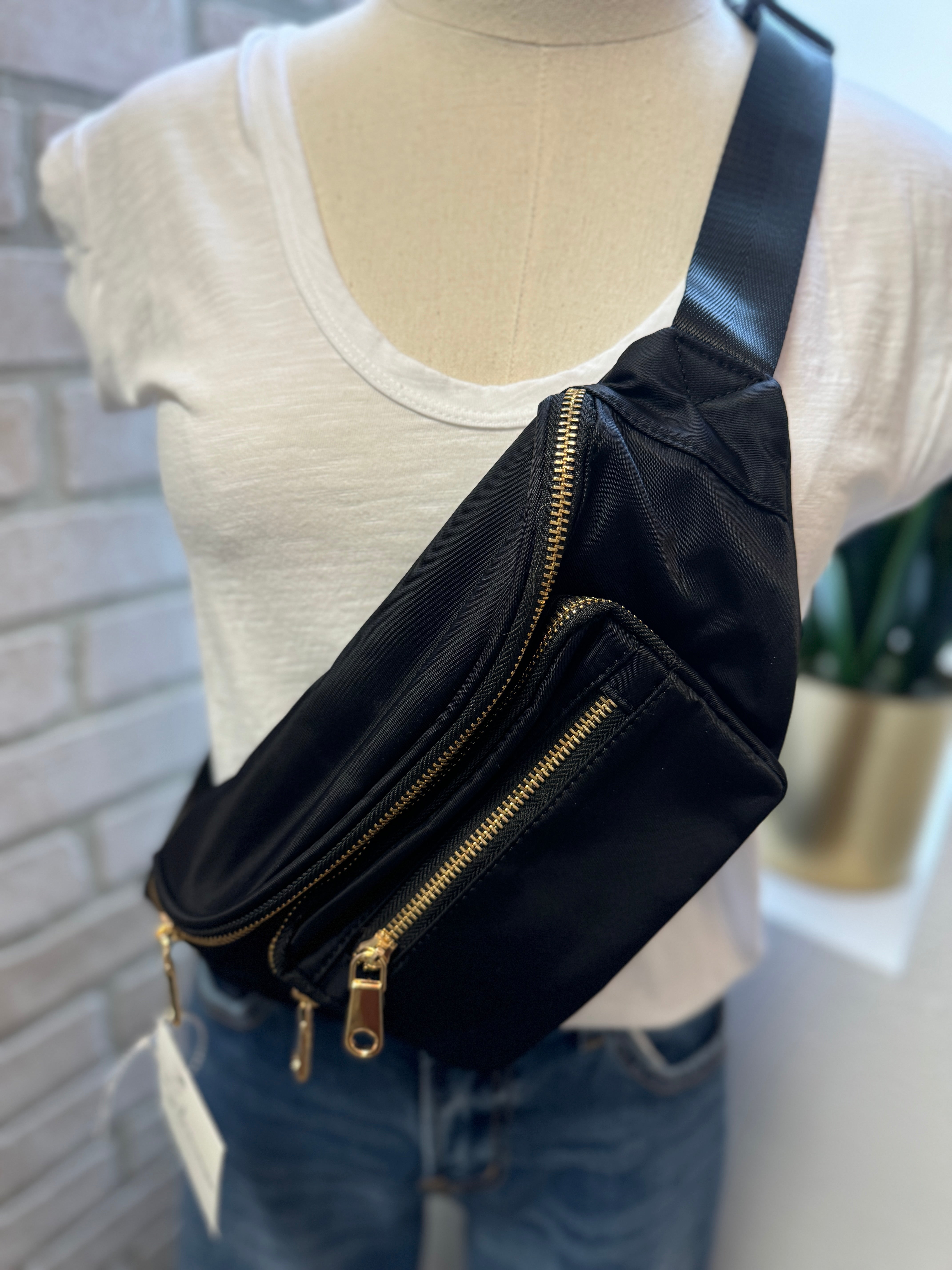 Black Nylon Fanny Purse-Final Sale-Purses-Fame-The Silo Boutique, Women's Fashion Boutique Located in Warren and Grand Forks North Dakota