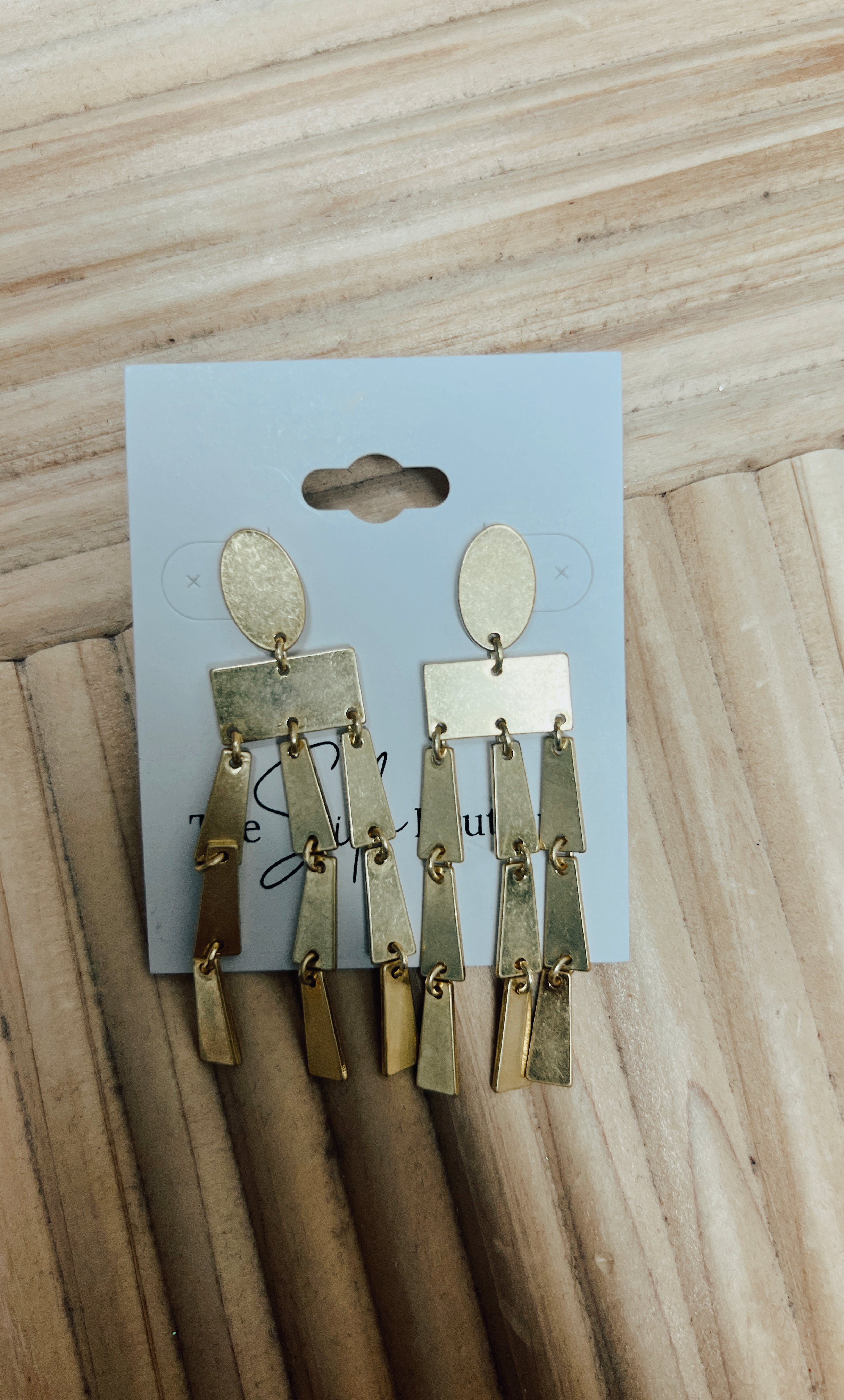 Gold Vintage Dangle Earrings-Earrings-Fame-The Silo Boutique, Women's Fashion Boutique Located in Warren and Grand Forks North Dakota