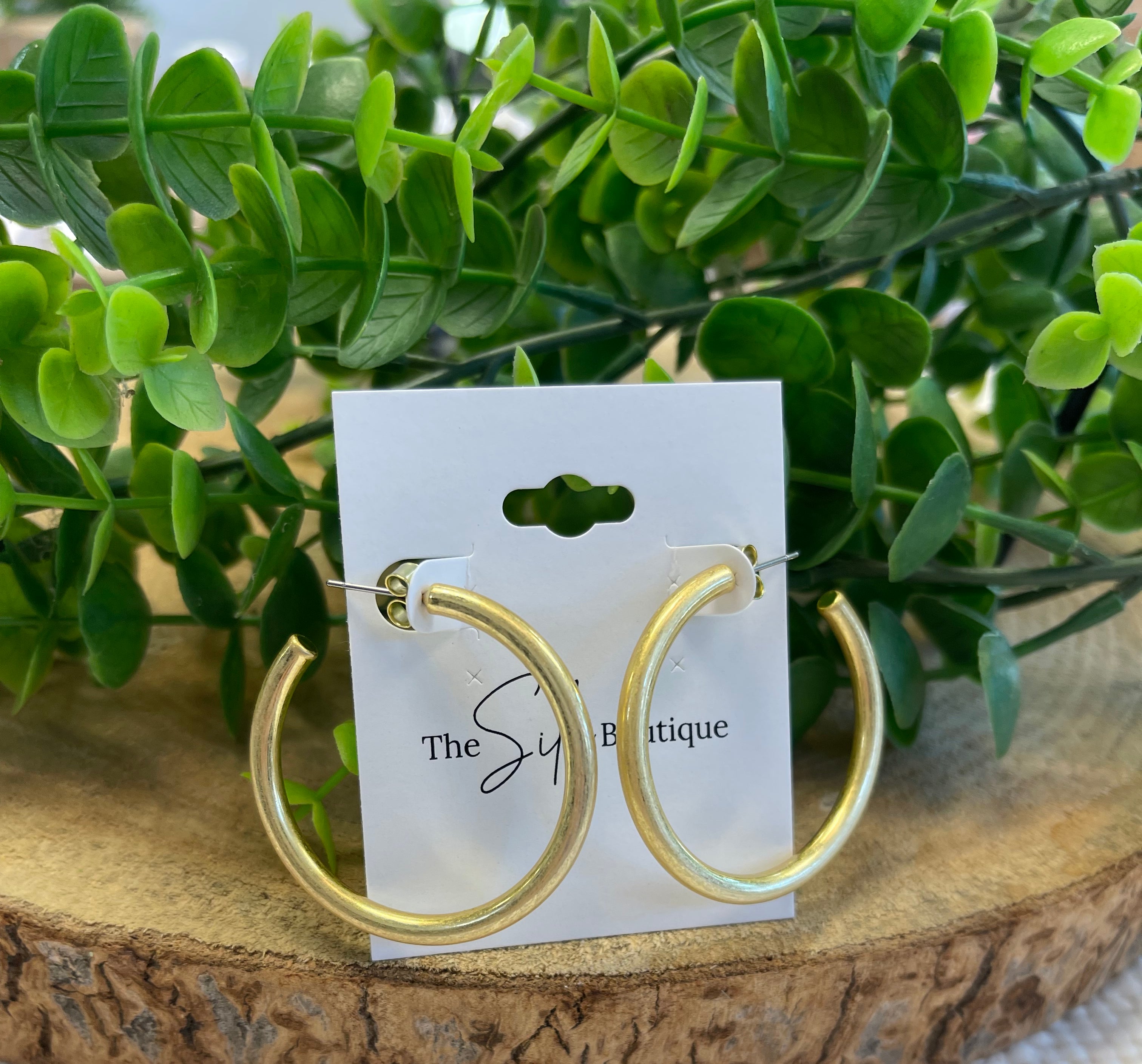 Vintage Gold Hoop Earrings-Earrings-Fame-The Silo Boutique, Women's Fashion Boutique Located in Warren and Grand Forks North Dakota