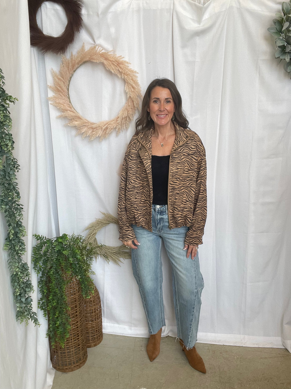 Vervet Loftiness Barrel Jeans-Jeans-vervet-The Silo Boutique, Women's Fashion Boutique Located in Warren and Grand Forks North Dakota