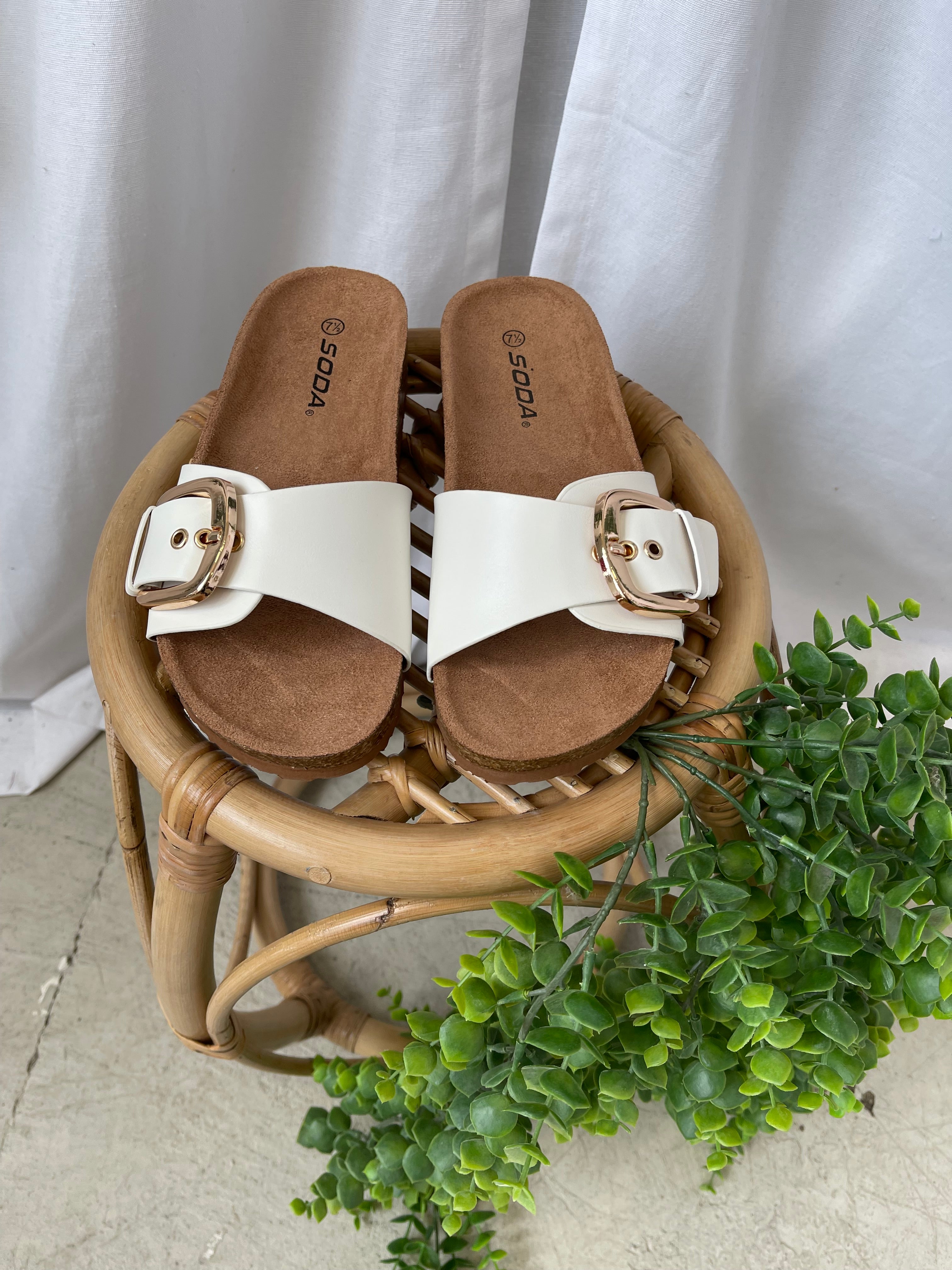 Soda Lizzy White Sandal-Sandals-soda-The Silo Boutique, Women's Fashion Boutique Located in Warren and Grand Forks North Dakota