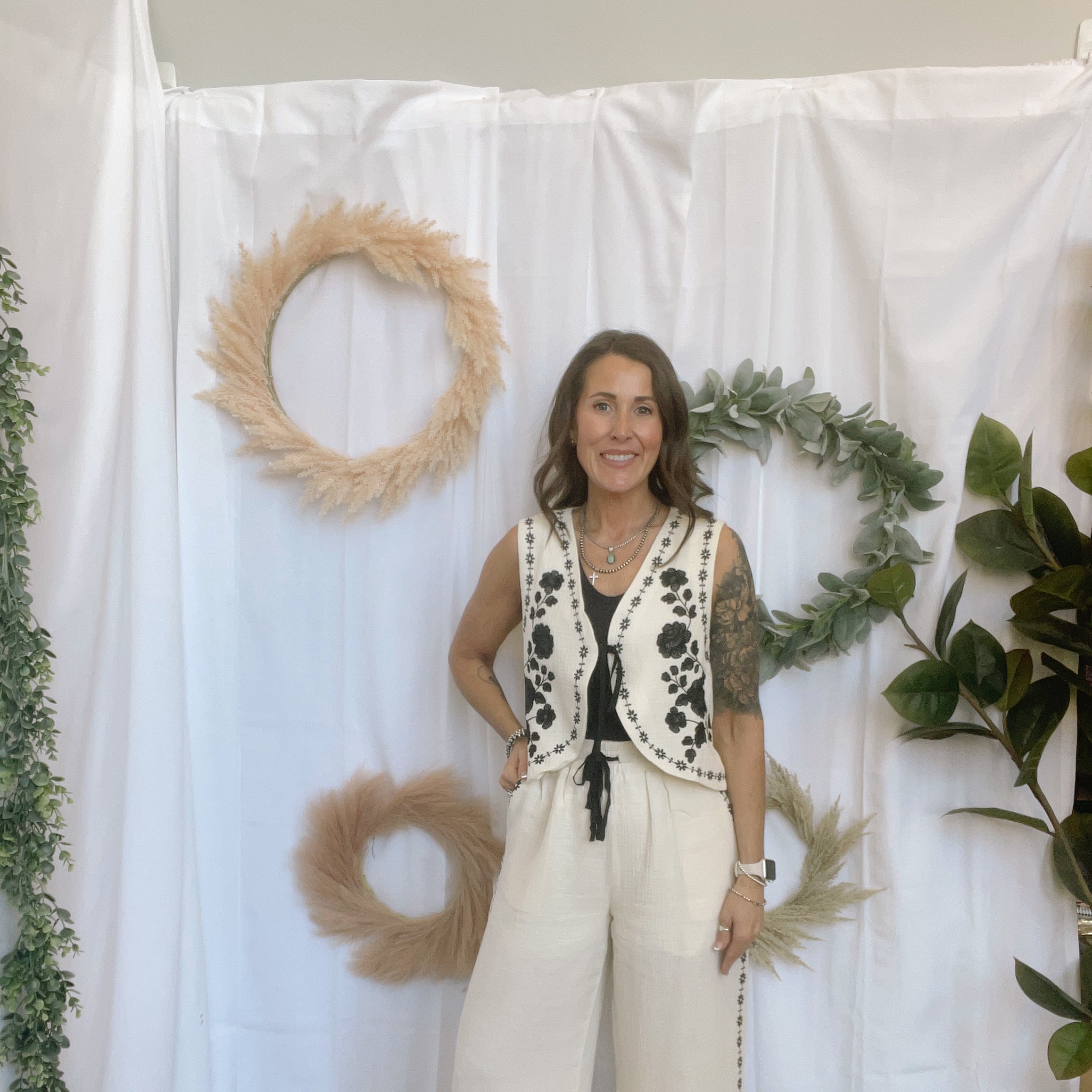 Bonnie Gauze Vest-Vests-mystree-The Silo Boutique, Women's Fashion Boutique Located in Warren and Grand Forks North Dakota