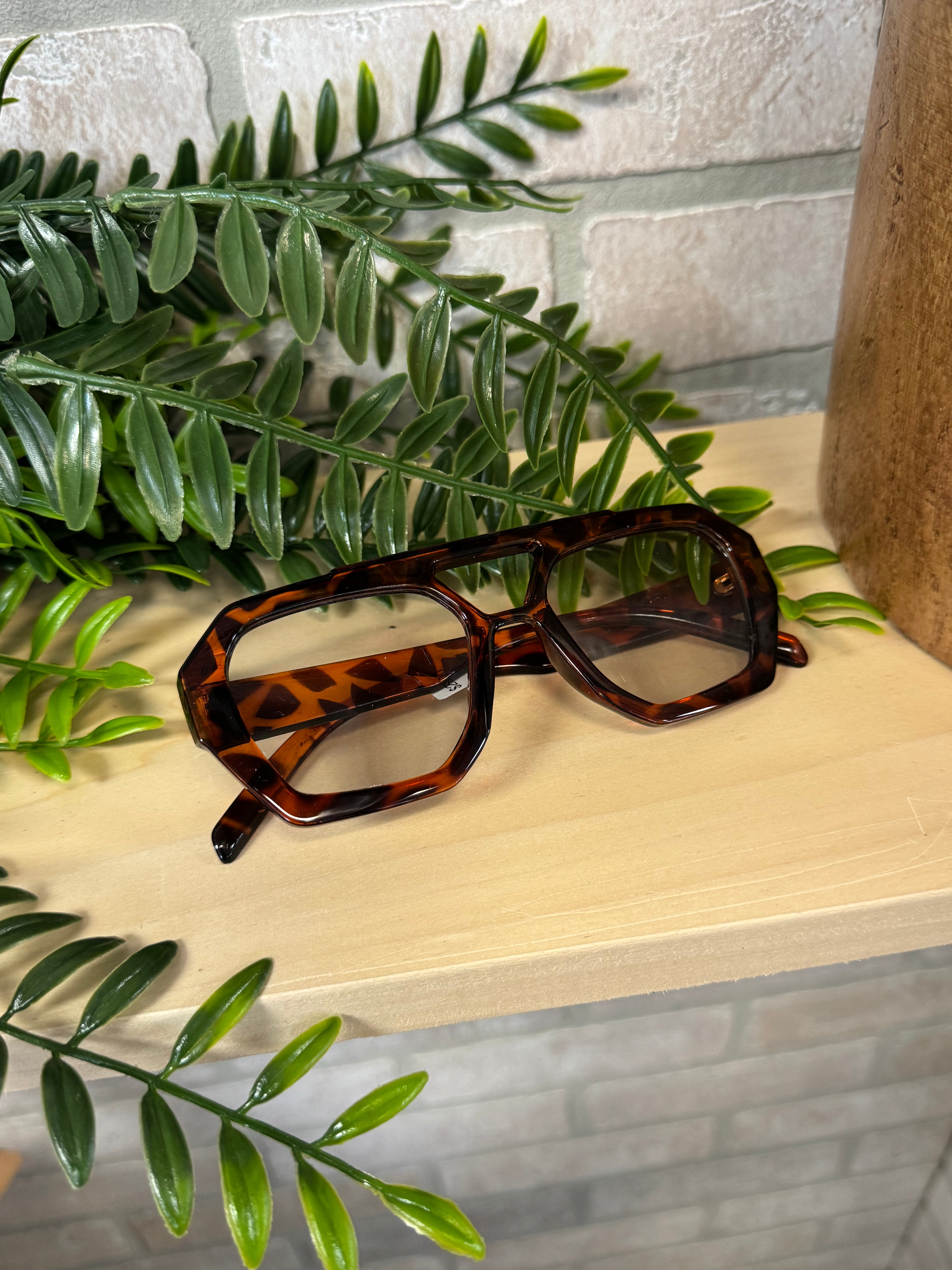 PS Carrie Tortoise Sunglasses-Sunglasses-faire-The Silo Boutique, Women's Fashion Boutique Located in Warren and Grand Forks North Dakota