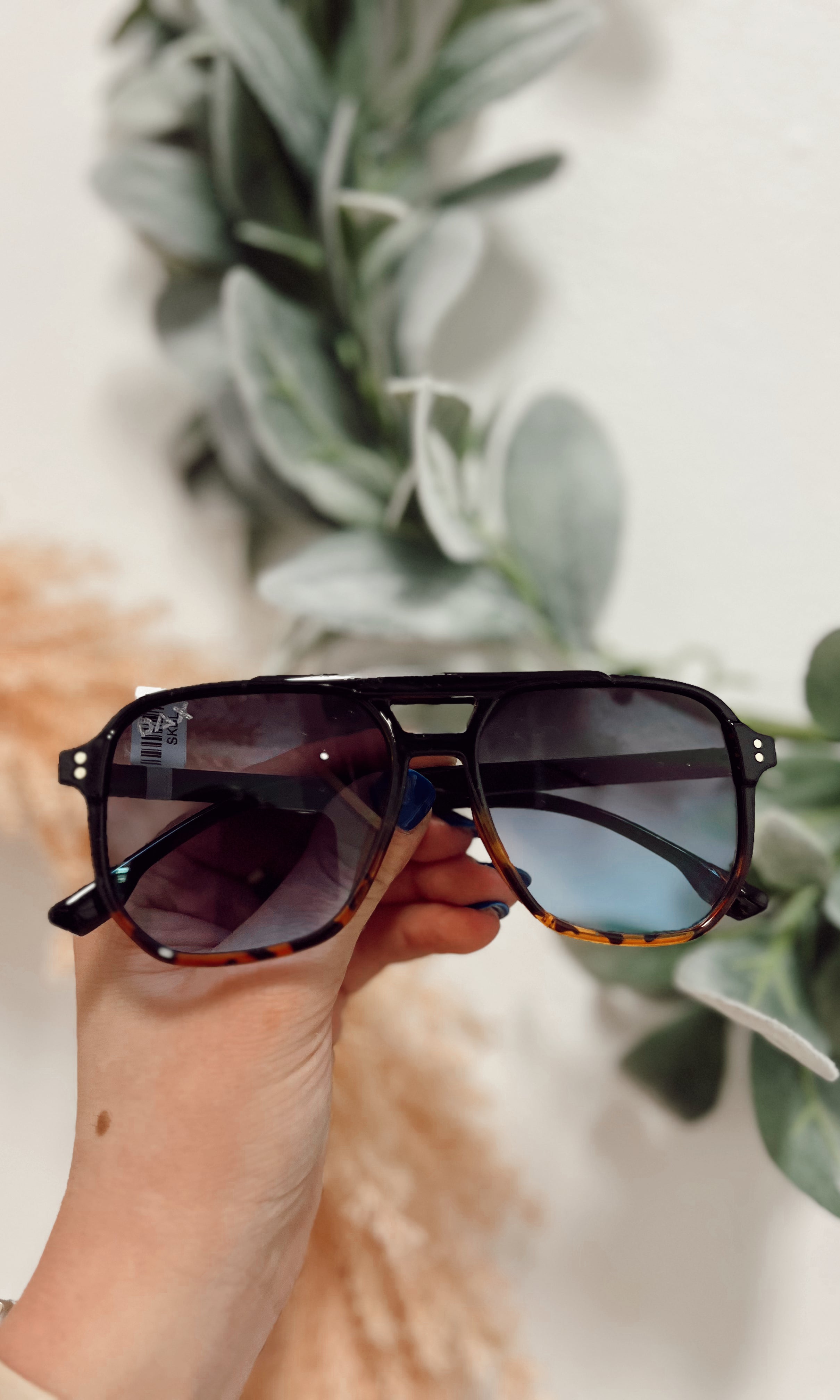 Dax Skye Black Sunglasses-Sunglasses-dax-The Silo Boutique, Women's Fashion Boutique Located in Warren and Grand Forks North Dakota