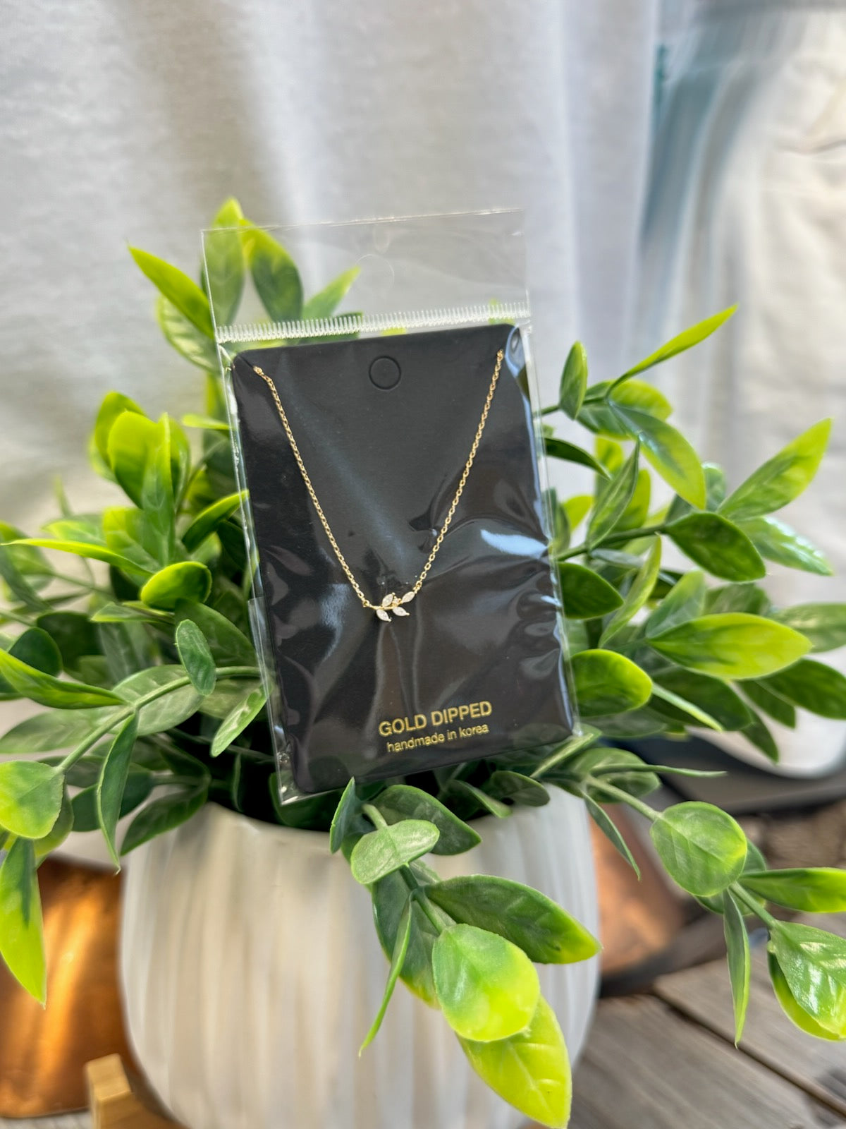 Dainty Leaf Golf Necklace-Necklaces-Fame-The Silo Boutique, Women's Fashion Boutique Located in Warren and Grand Forks North Dakota