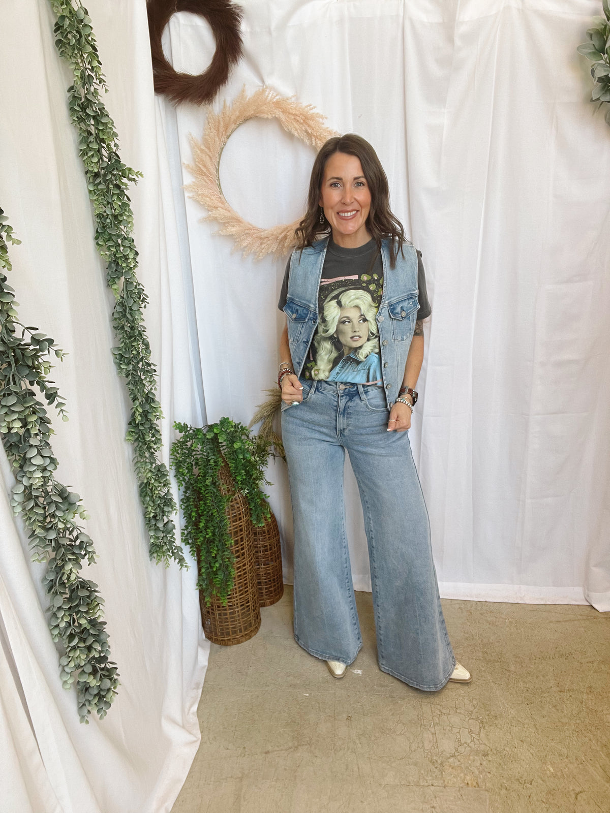 Dolly Vintage Charm Tee-Gray-Graphic Tees-birdies-The Silo Boutique, Women's Fashion Boutique Located in Warren and Grand Forks North Dakota