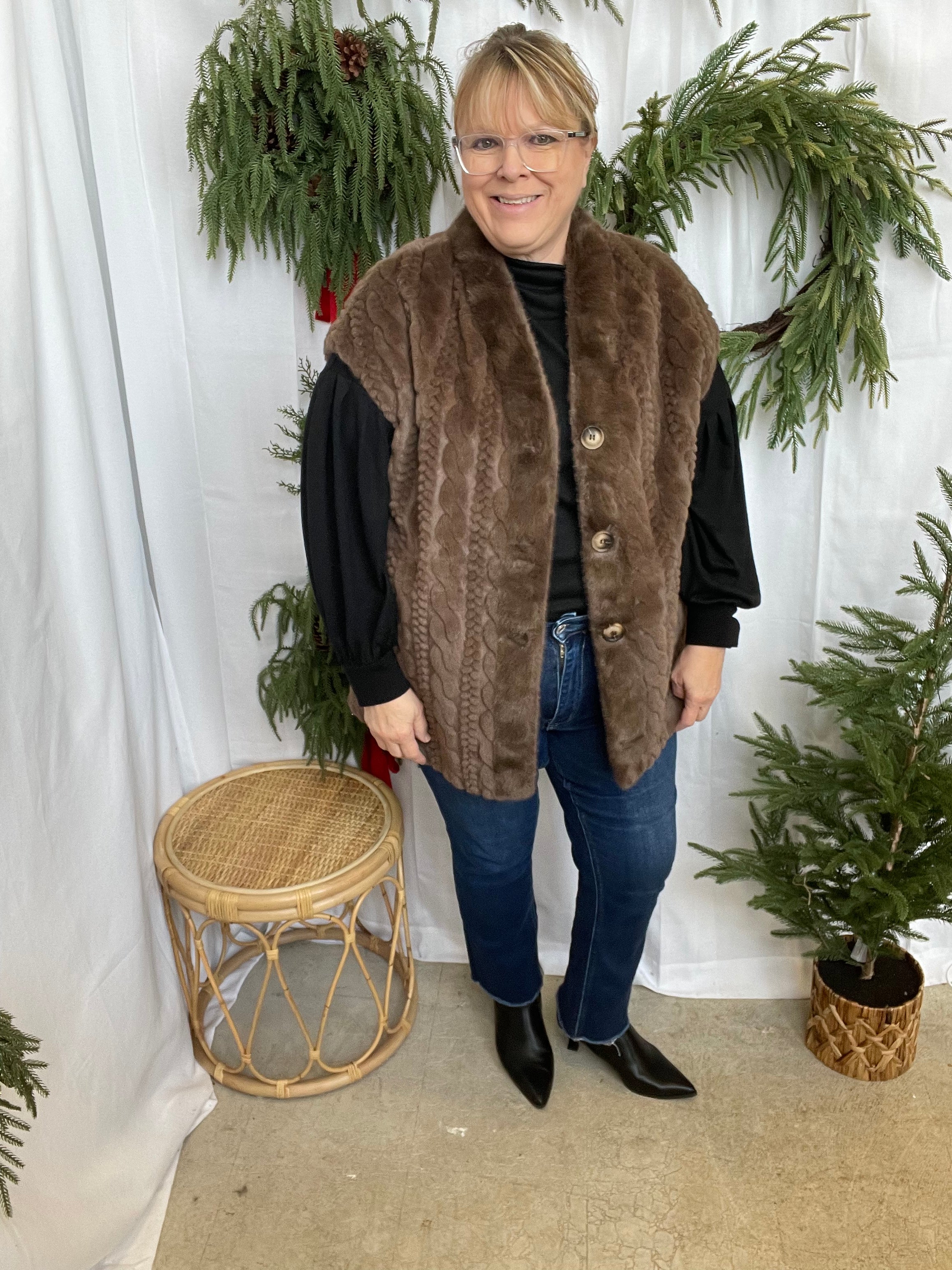 Luxe Fur Vest-Brown-Final Sale-Vests-davi-The Silo Boutique, Women's Fashion Boutique Located in Warren and Grand Forks North Dakota