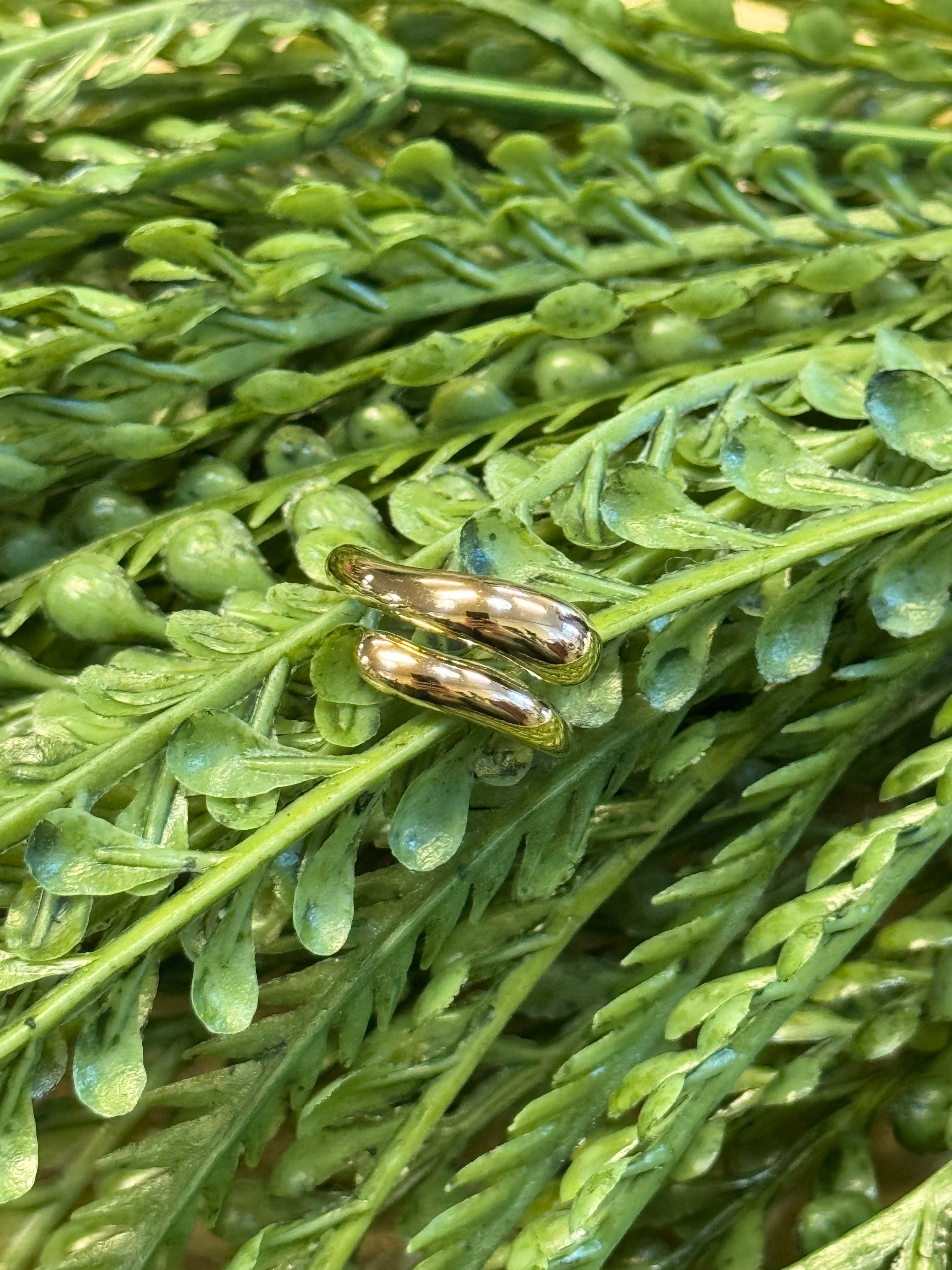 Crossover Ring-Gold-Rings-fame-The Silo Boutique, Women's Fashion Boutique Located in Warren and Grand Forks North Dakota