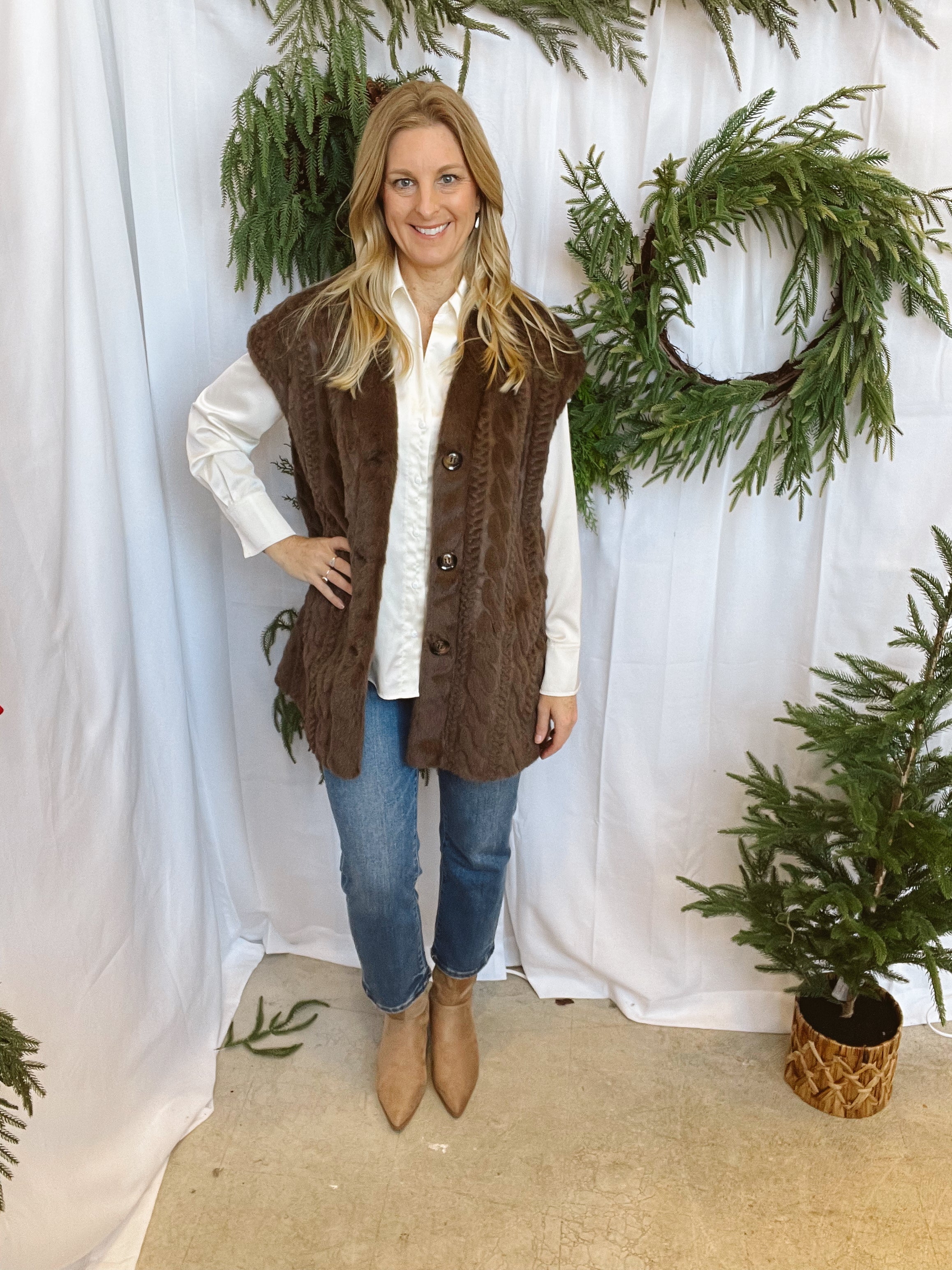 Luxe Fur Vest-Brown-Final Sale-Vests-davi-The Silo Boutique, Women's Fashion Boutique Located in Warren and Grand Forks North Dakota