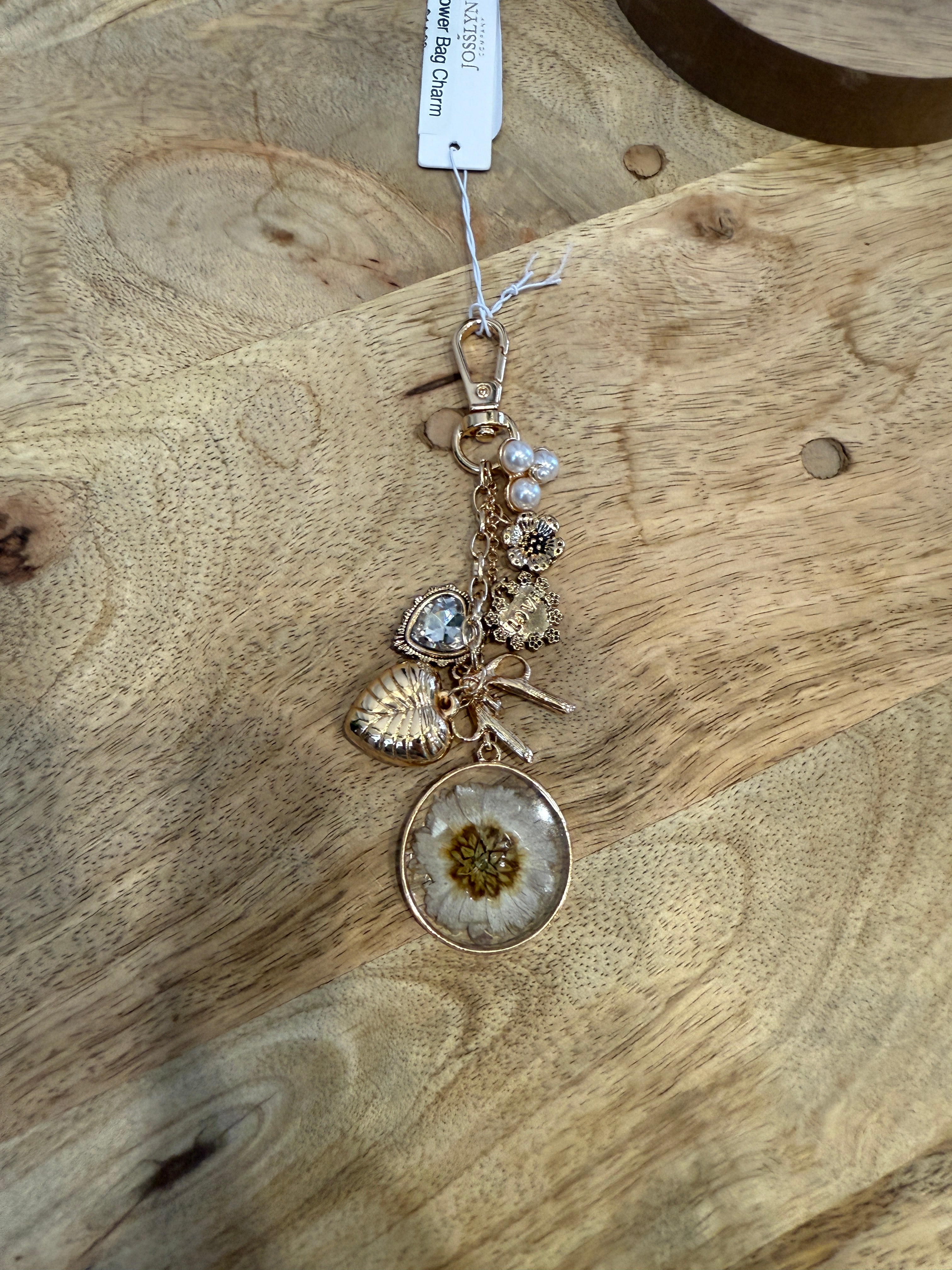 Dried Flower Bow Heart Charm-Keychains-joss-The Silo Boutique, Women's Fashion Boutique Located in Warren and Grand Forks North Dakota