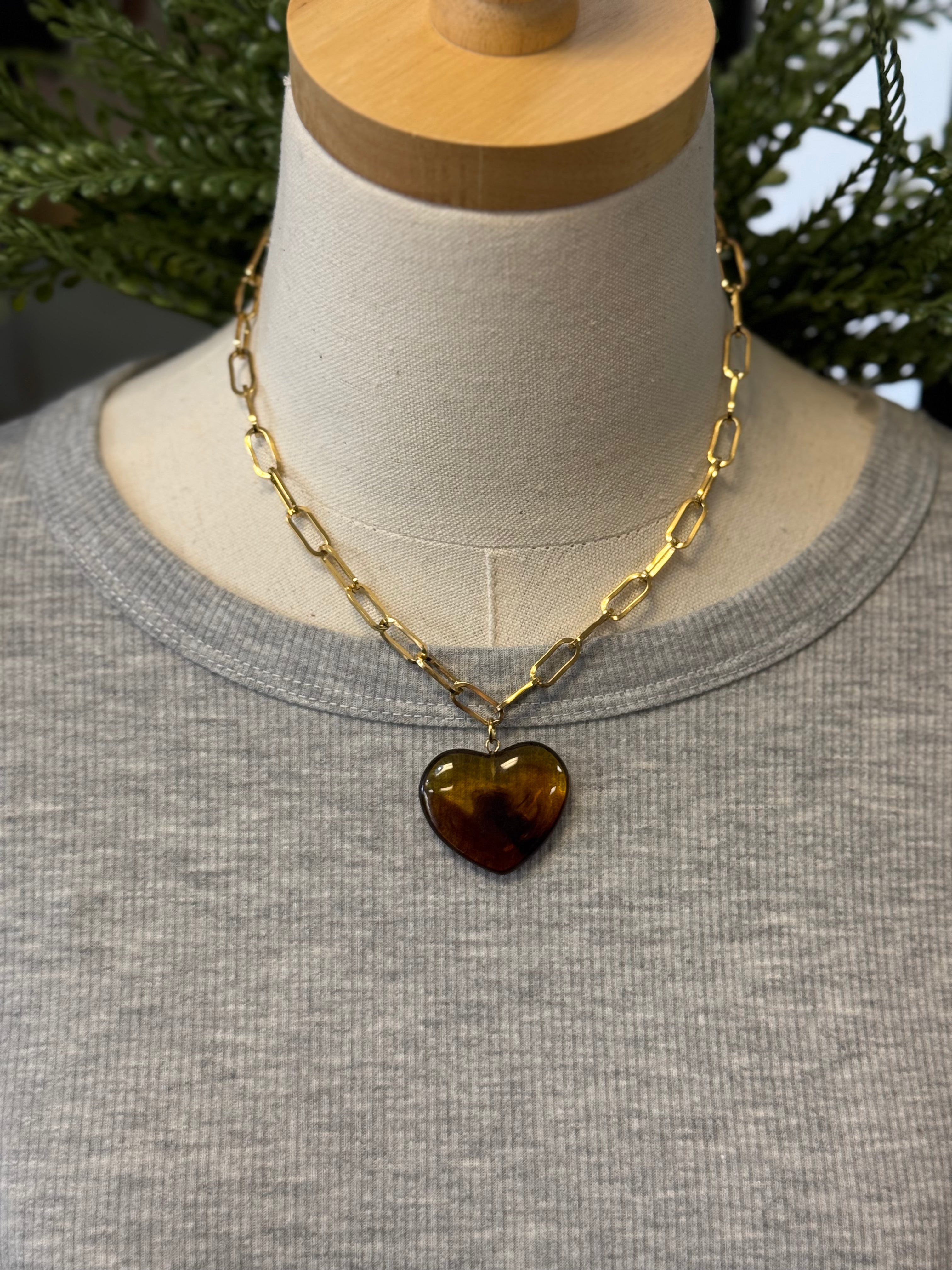 Rouelle Heart Chain Necklace-Necklaces-maiq-The Silo Boutique, Women's Fashion Boutique Located in Warren and Grand Forks North Dakota