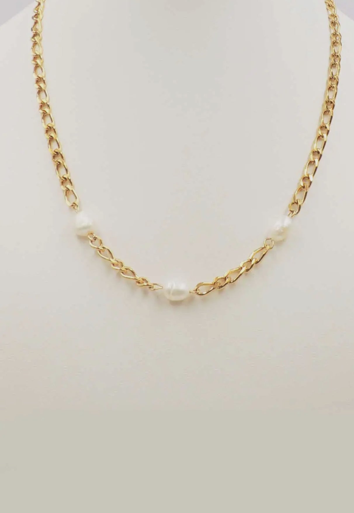 Gold Chain with Freshwater Pearl Necklace-Necklaces-what's hot-The Silo Boutique, Women's Fashion Boutique Located in Warren and Grand Forks North Dakota