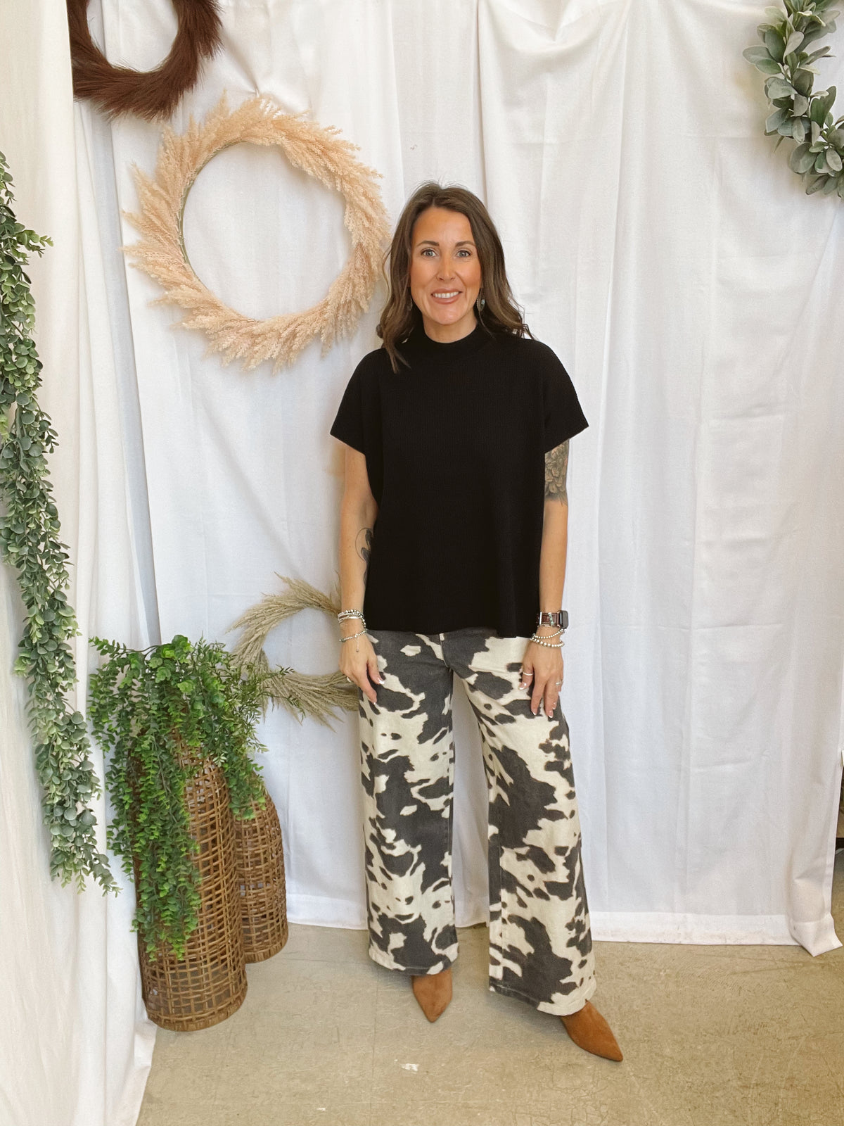 Betty Short Sleeve Sweater-Black-Sweaters-Zenana-The Silo Boutique, Women's Fashion Boutique Located in Warren and Grand Forks North Dakota