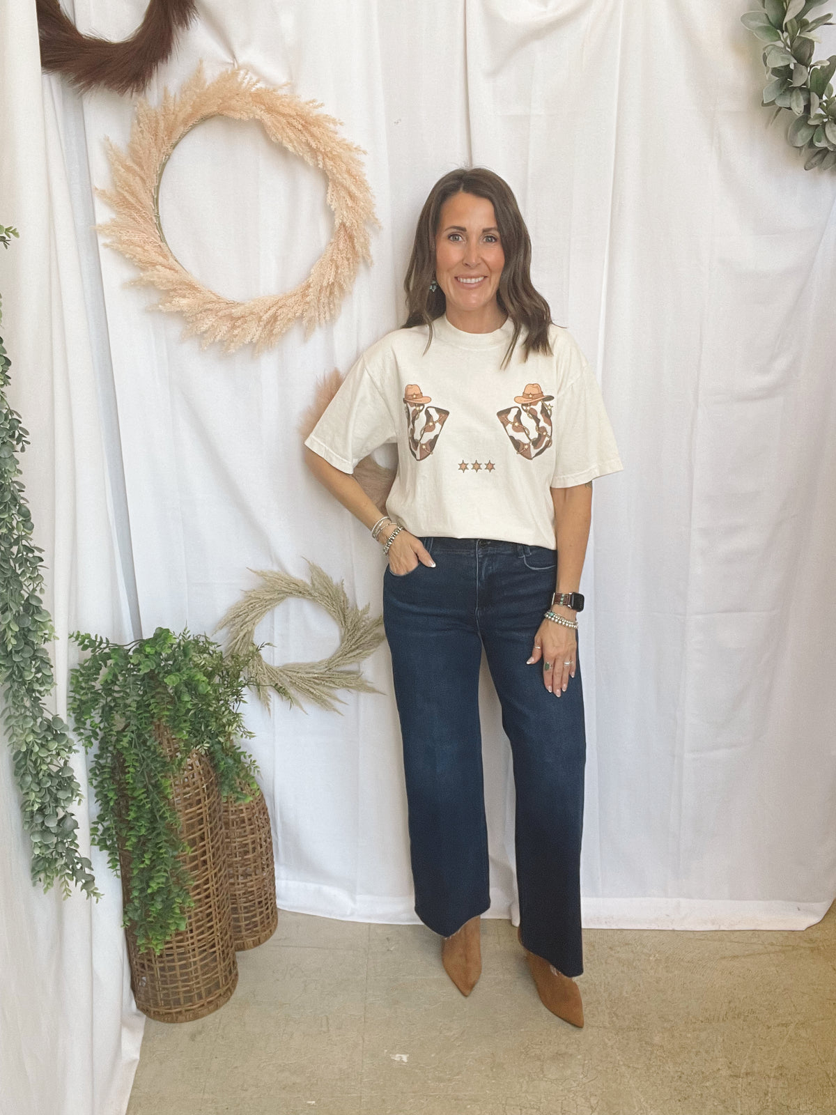 Western Horseshoe Graphic Tee-Graphic Tees-jade by jane-The Silo Boutique, Women's Fashion Boutique Located in Warren and Grand Forks North Dakota