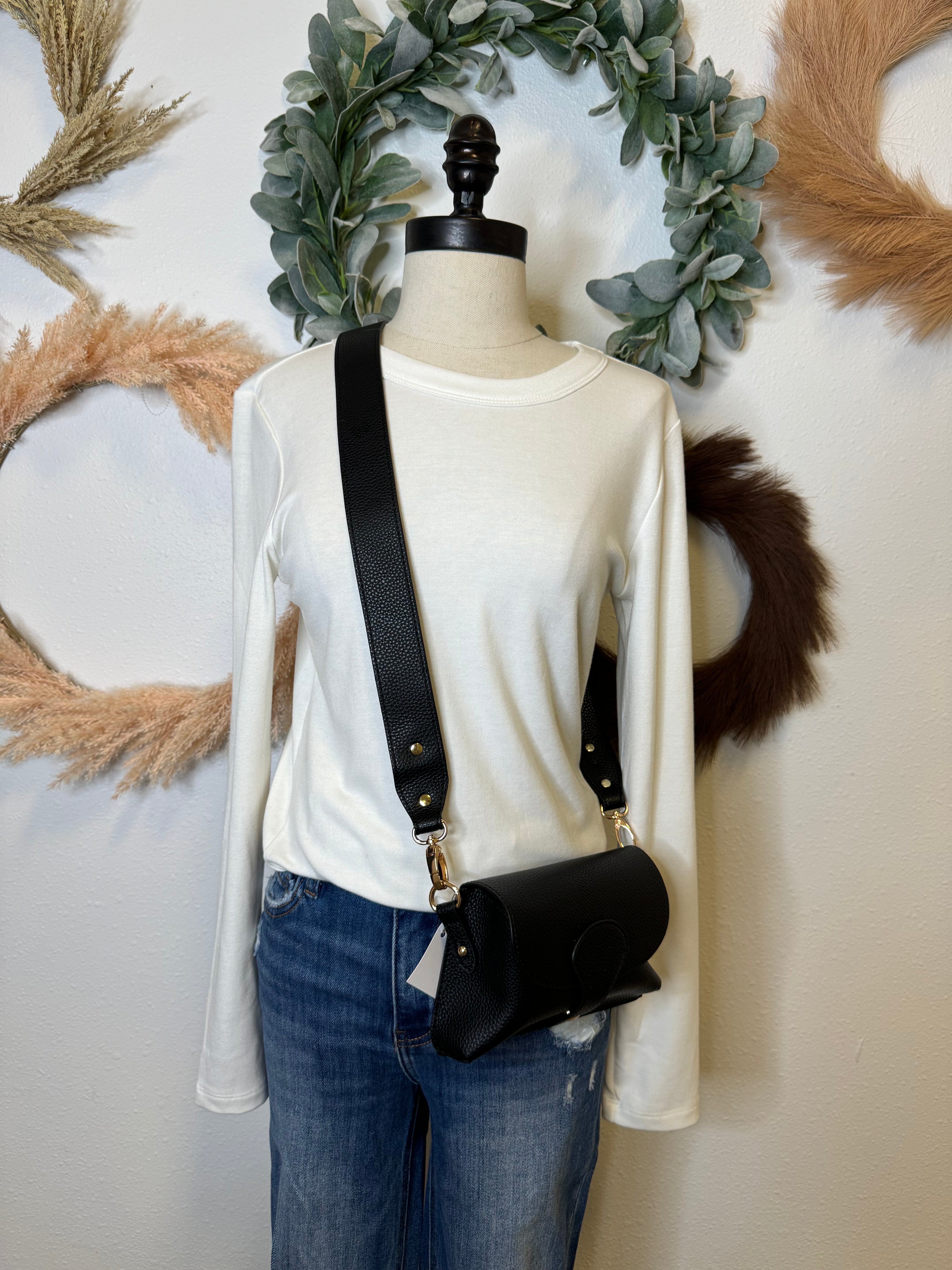 Pretty Simple Black Khloe Vegan Leather Crossbody-Purses-pretty simple-The Silo Boutique, Women's Fashion Boutique Located in Warren and Grand Forks North Dakota