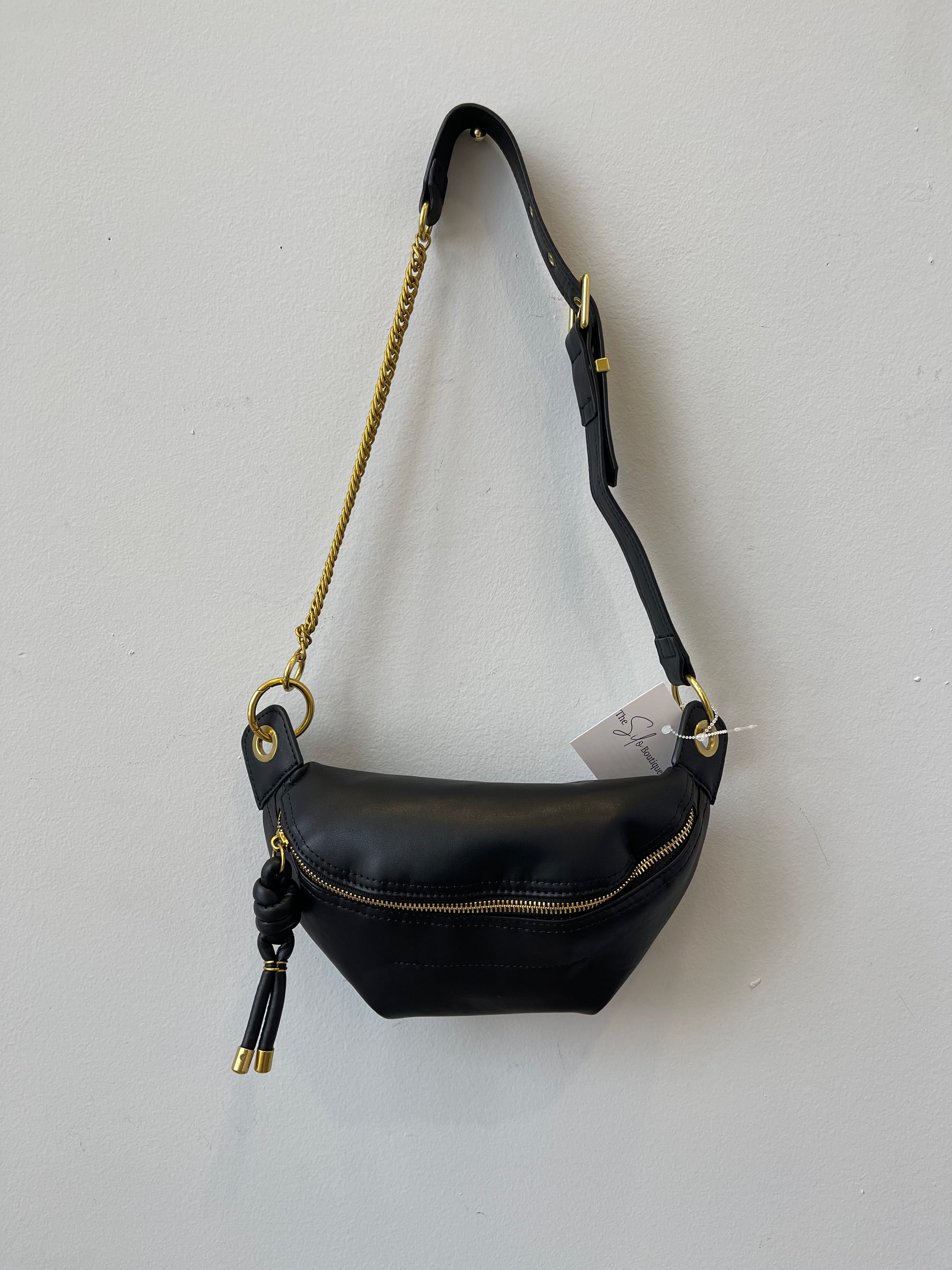 Kaydee Chic Bum Crossbody Purse-Purses-kaydee-The Silo Boutique, Women's Fashion Boutique Located in Warren and Grand Forks North Dakota