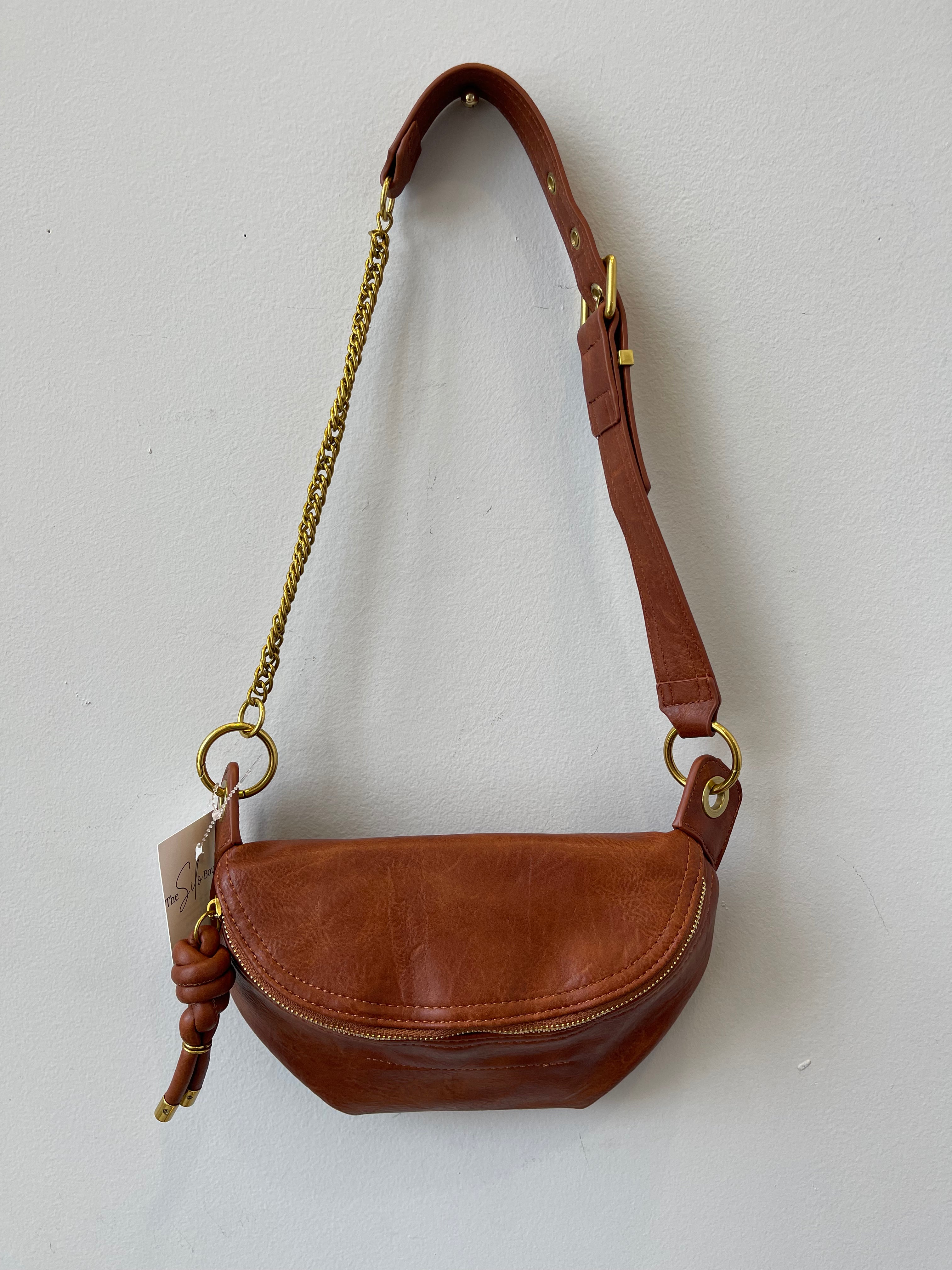 Kaydee Chic Bum Crossbody Purse-Purses-kaydee-The Silo Boutique, Women's Fashion Boutique Located in Warren and Grand Forks North Dakota