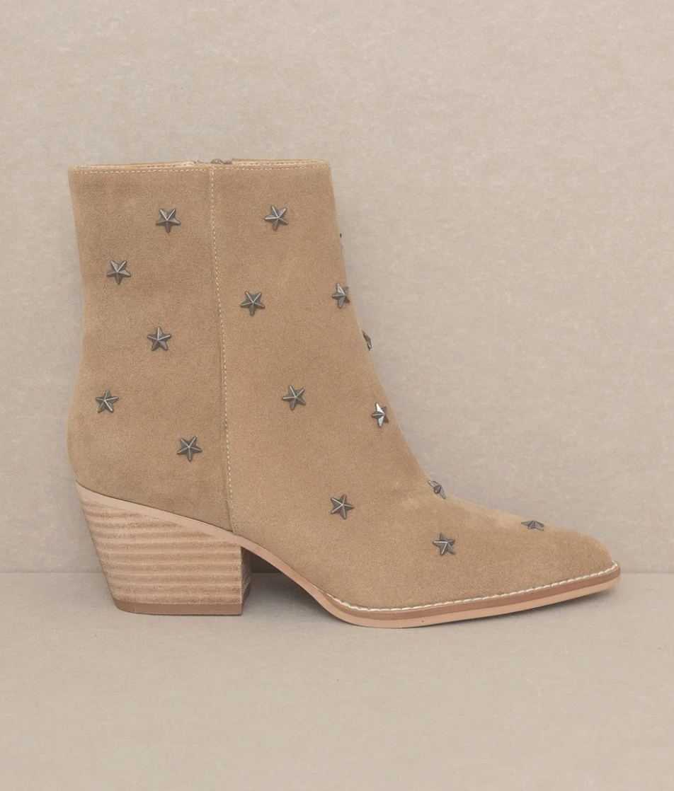 The Ivanna Metal Star Studded Boot-Boots-oasis society-The Silo Boutique, Women's Fashion Boutique Located in Warren and Grand Forks North Dakota