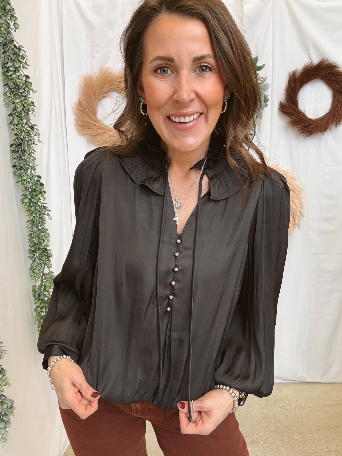 Sonya Black Top-Short Sleeve Tops-ENTRO-The Silo Boutique, Women's Fashion Boutique Located in Warren and Grand Forks North Dakota
